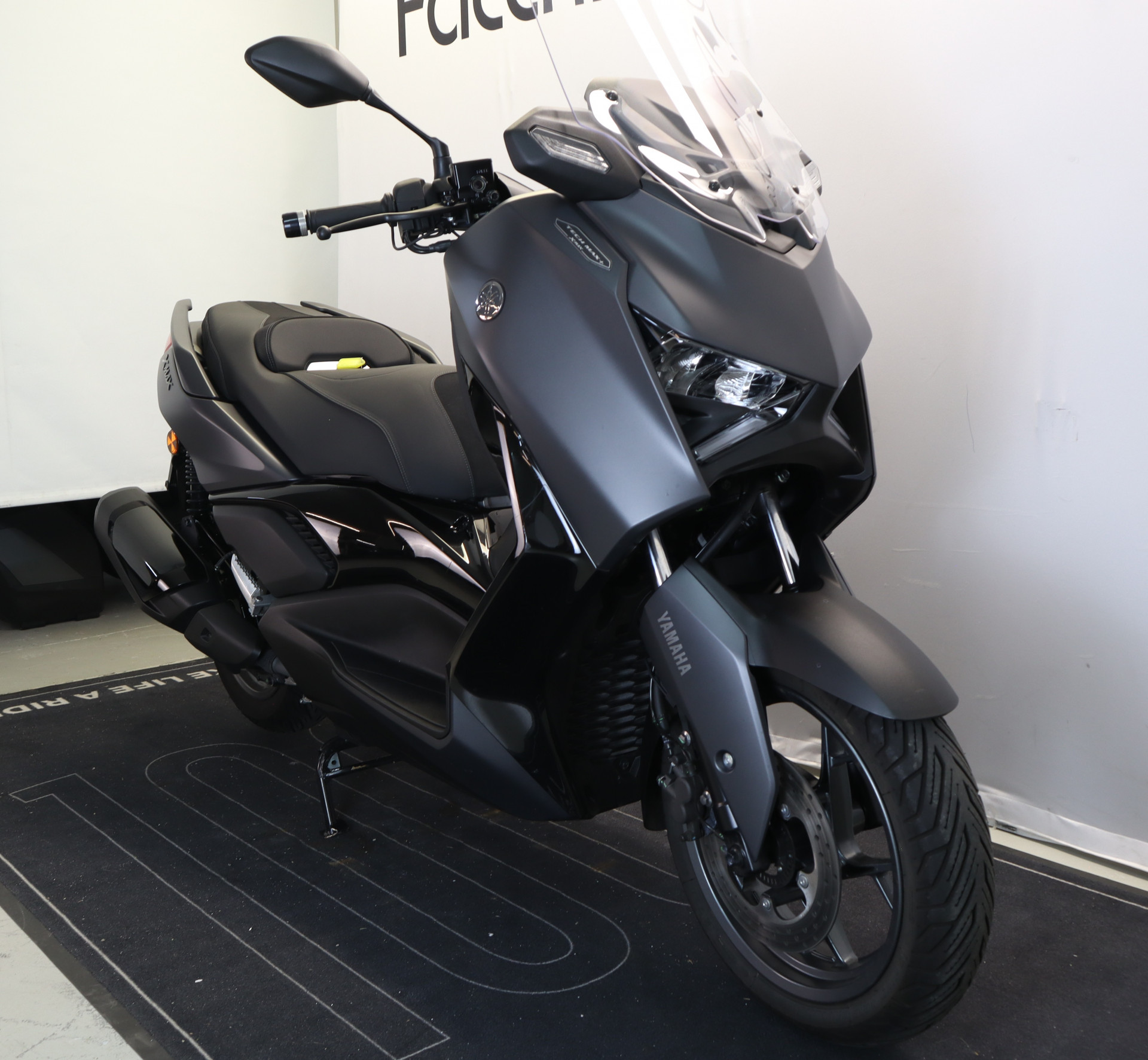 YAMAHA X-Max 300-image-3