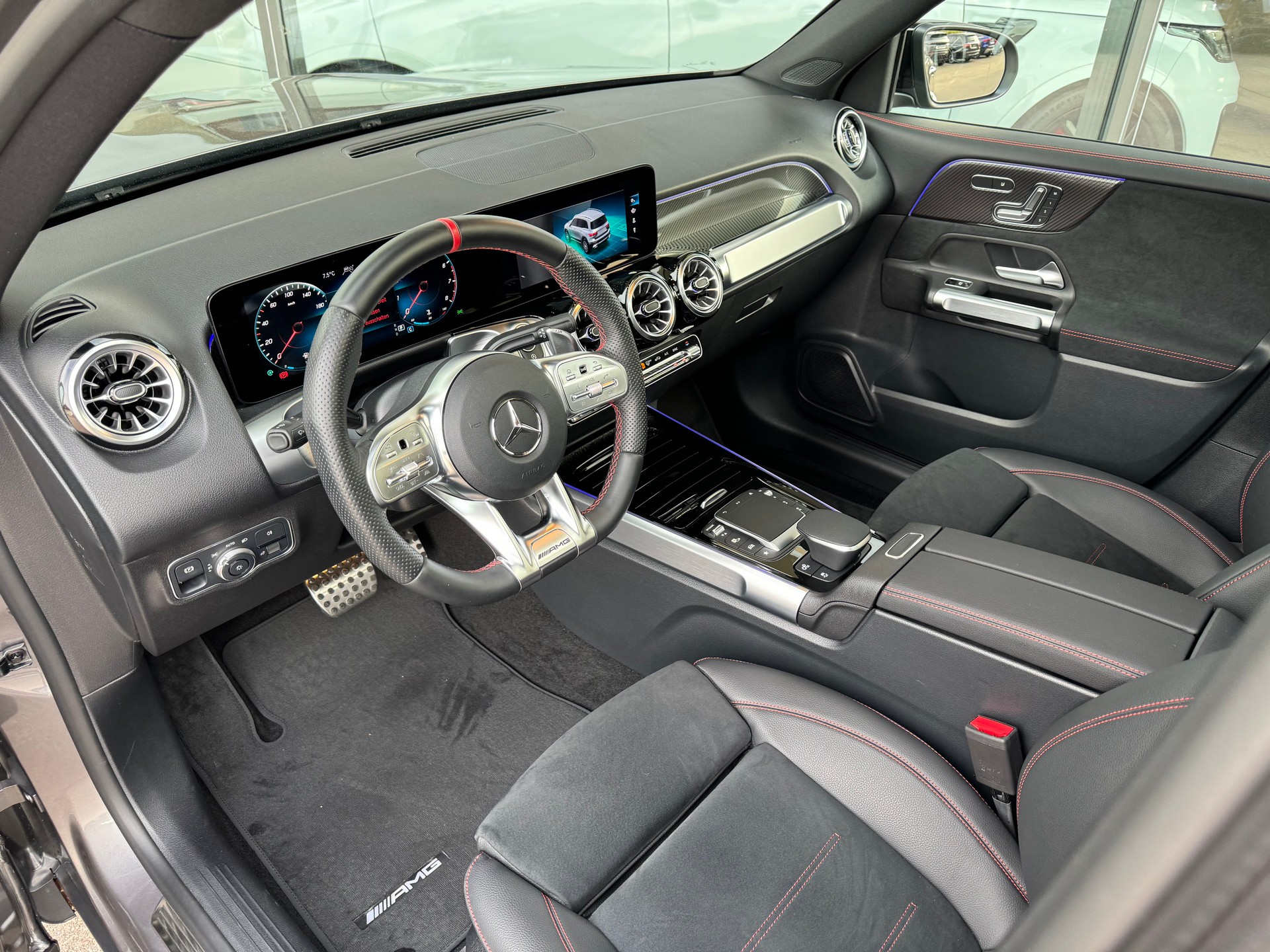 MERCEDES-BENZ GLB 35 AMG 4Matic 8G-Tronic-image-10