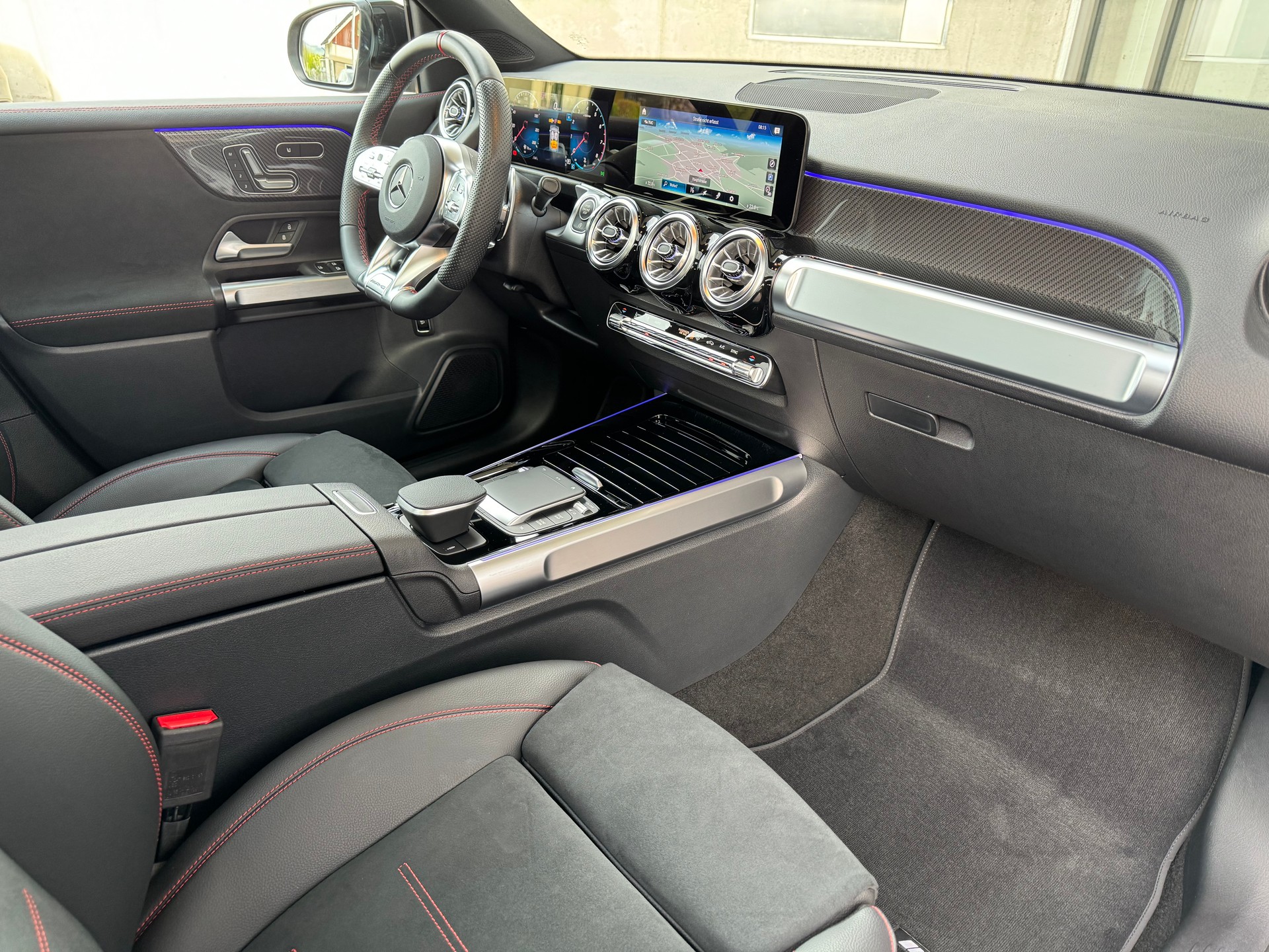 MERCEDES-BENZ GLB 35 AMG 4Matic 8G-Tronic-image-21