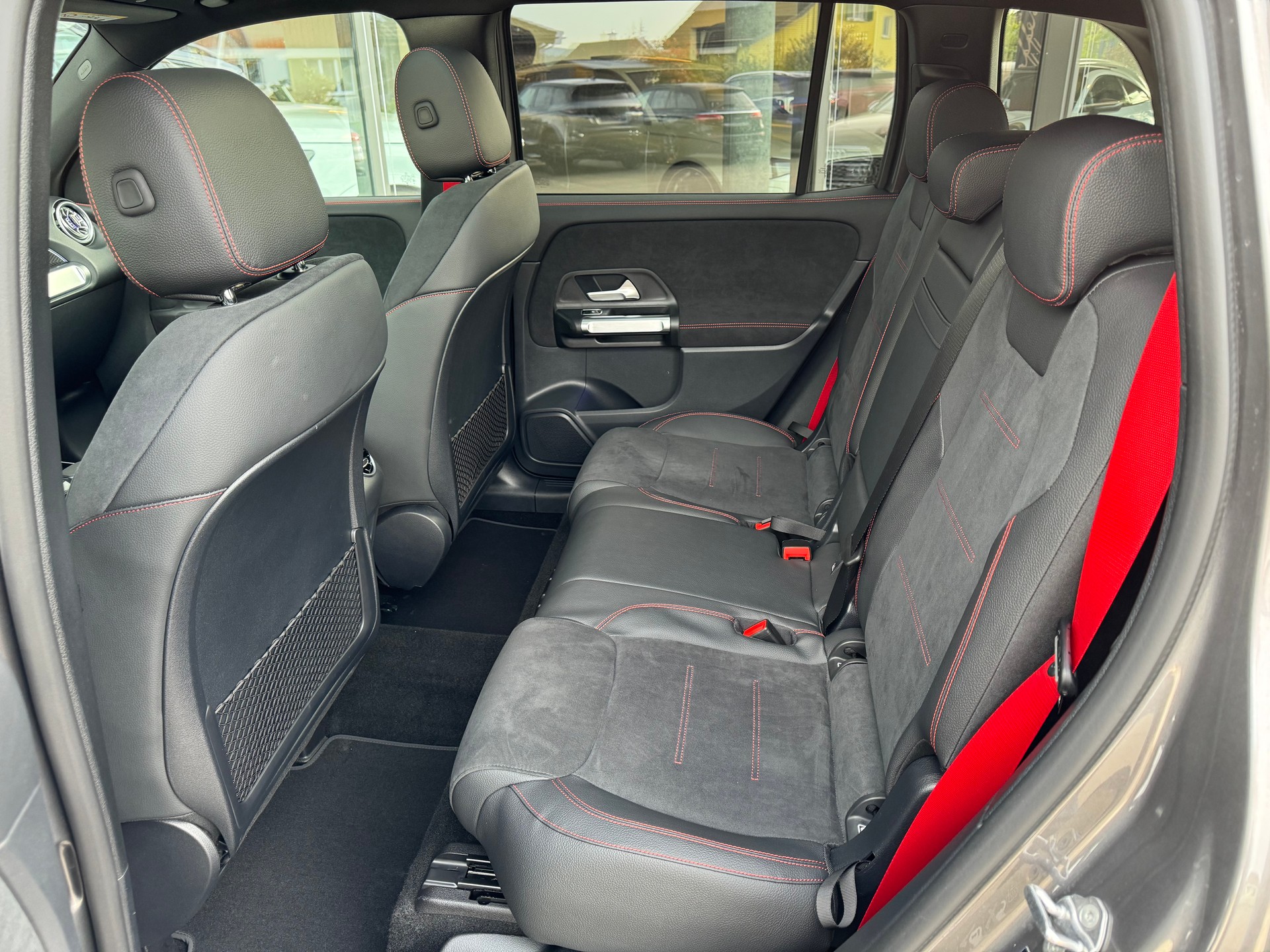 MERCEDES-BENZ GLB 35 AMG 4Matic 8G-Tronic-image-14