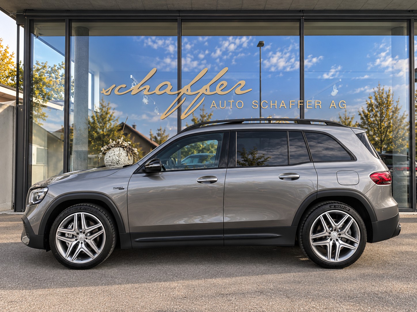 MERCEDES-BENZ GLB 35 AMG 4Matic 8G-Tronic-image-3