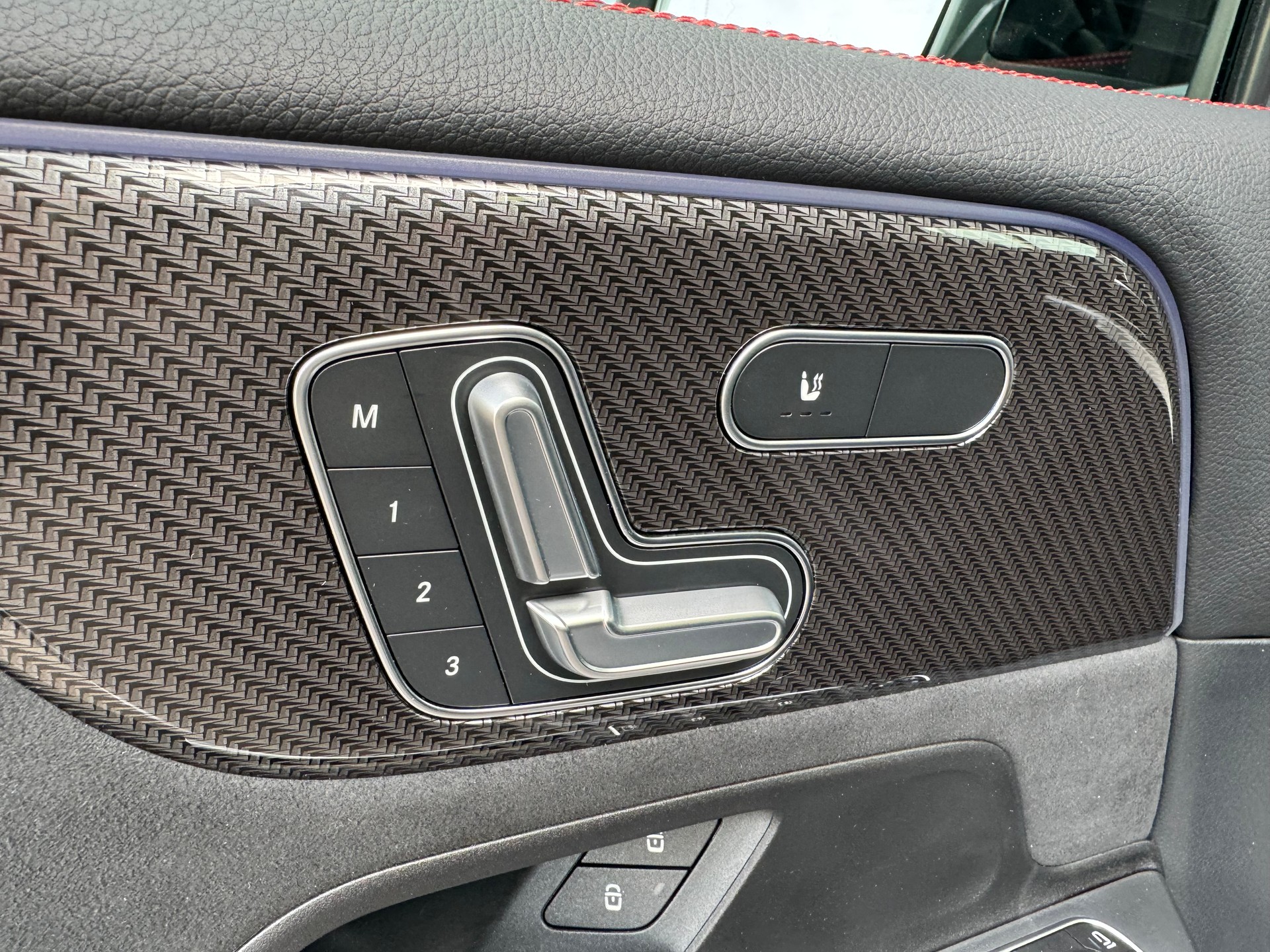 MERCEDES-BENZ GLB 35 AMG 4Matic 8G-Tronic-image-13
