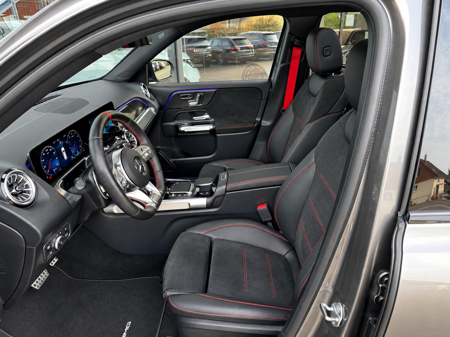 MERCEDES-BENZ GLB 35 AMG 4Matic 8G-Tronic-image-17
