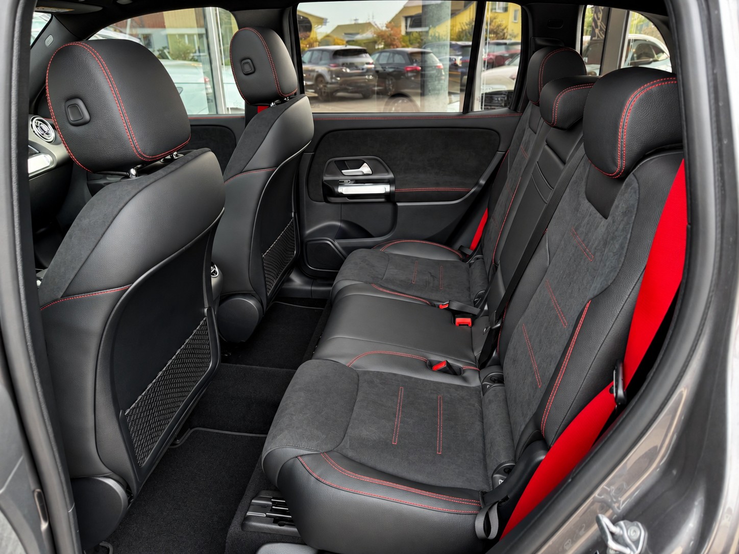 MERCEDES-BENZ GLB 35 AMG 4Matic 8G-Tronic-image-12