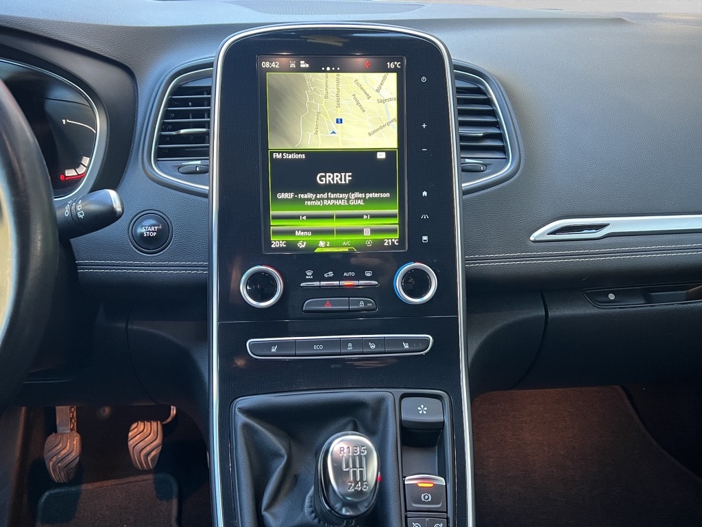 RENAULT Scénic 1.2 16V Turbo Bose-image-12