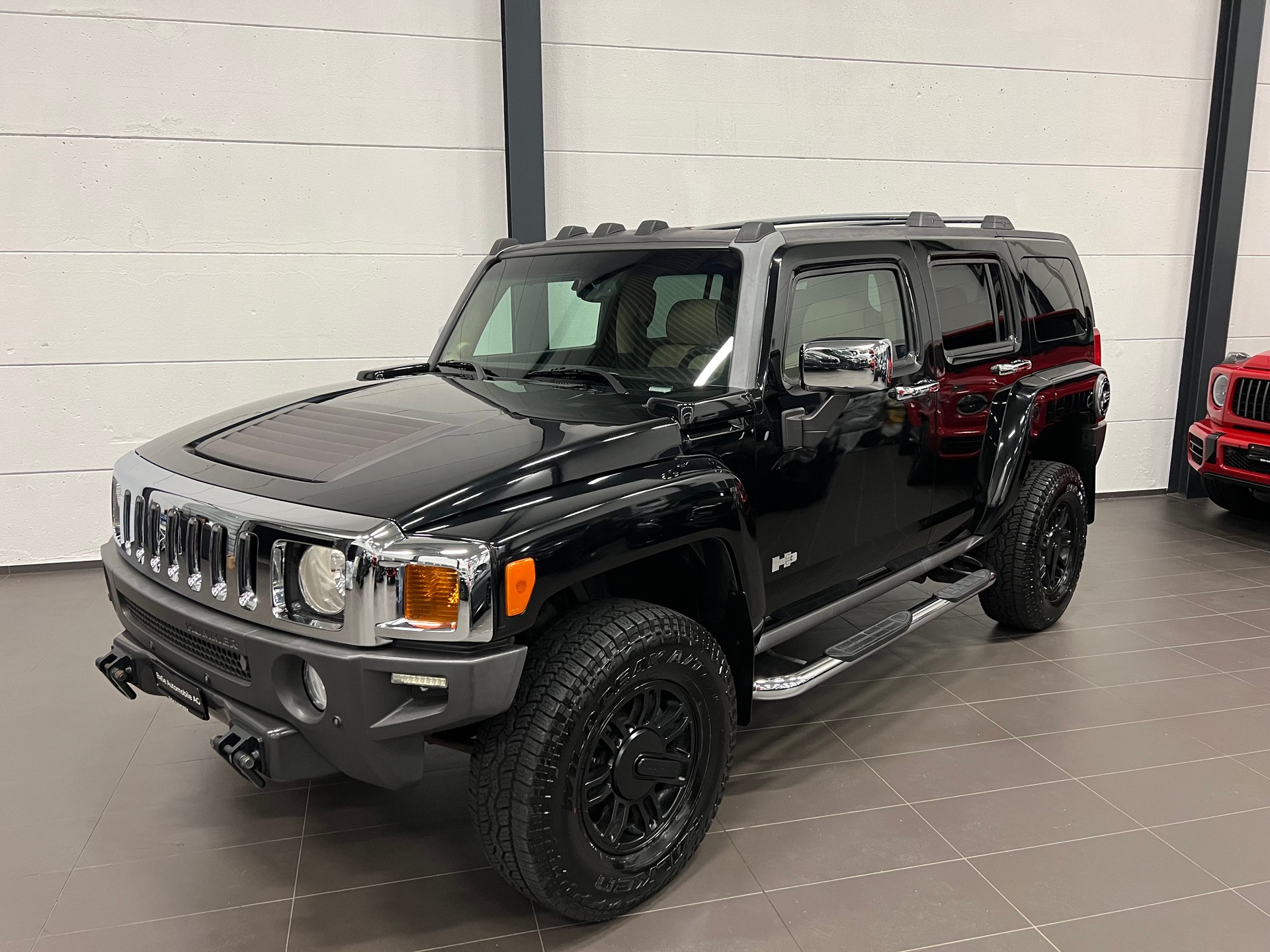 HUMMER H3 3.5 Luxury-showroom-element-2