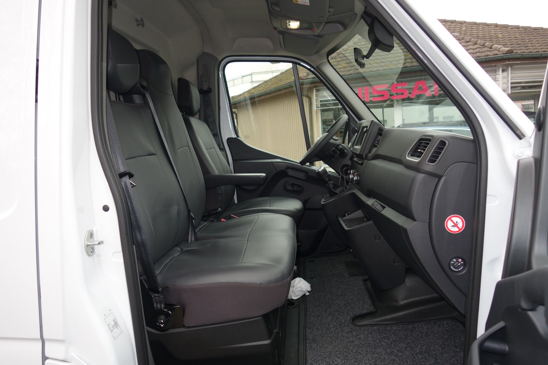 NISSAN NV400 R35.18 L3H2 RWD Comfort-image-14