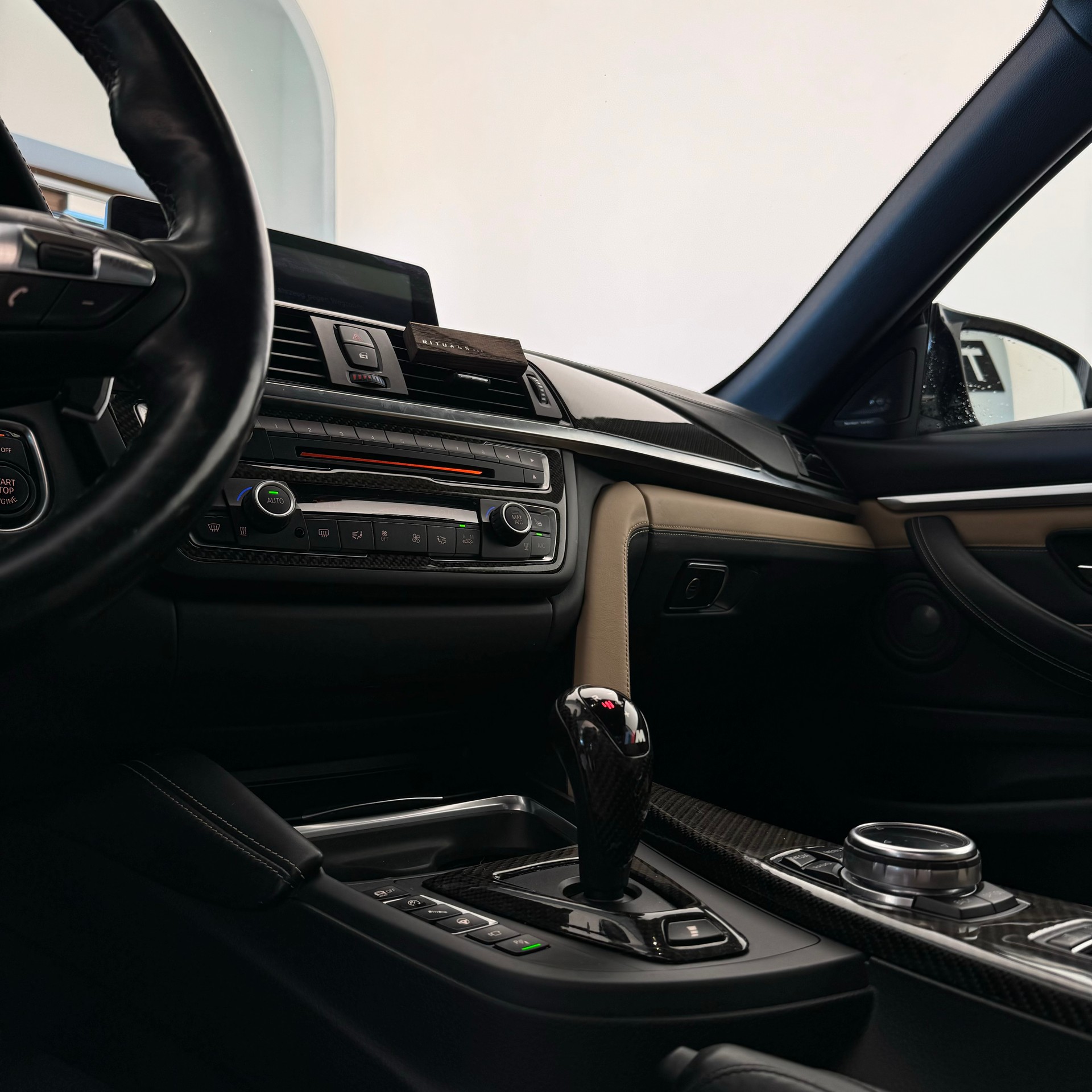 BMW M4 Cabriolet DKG-image-11