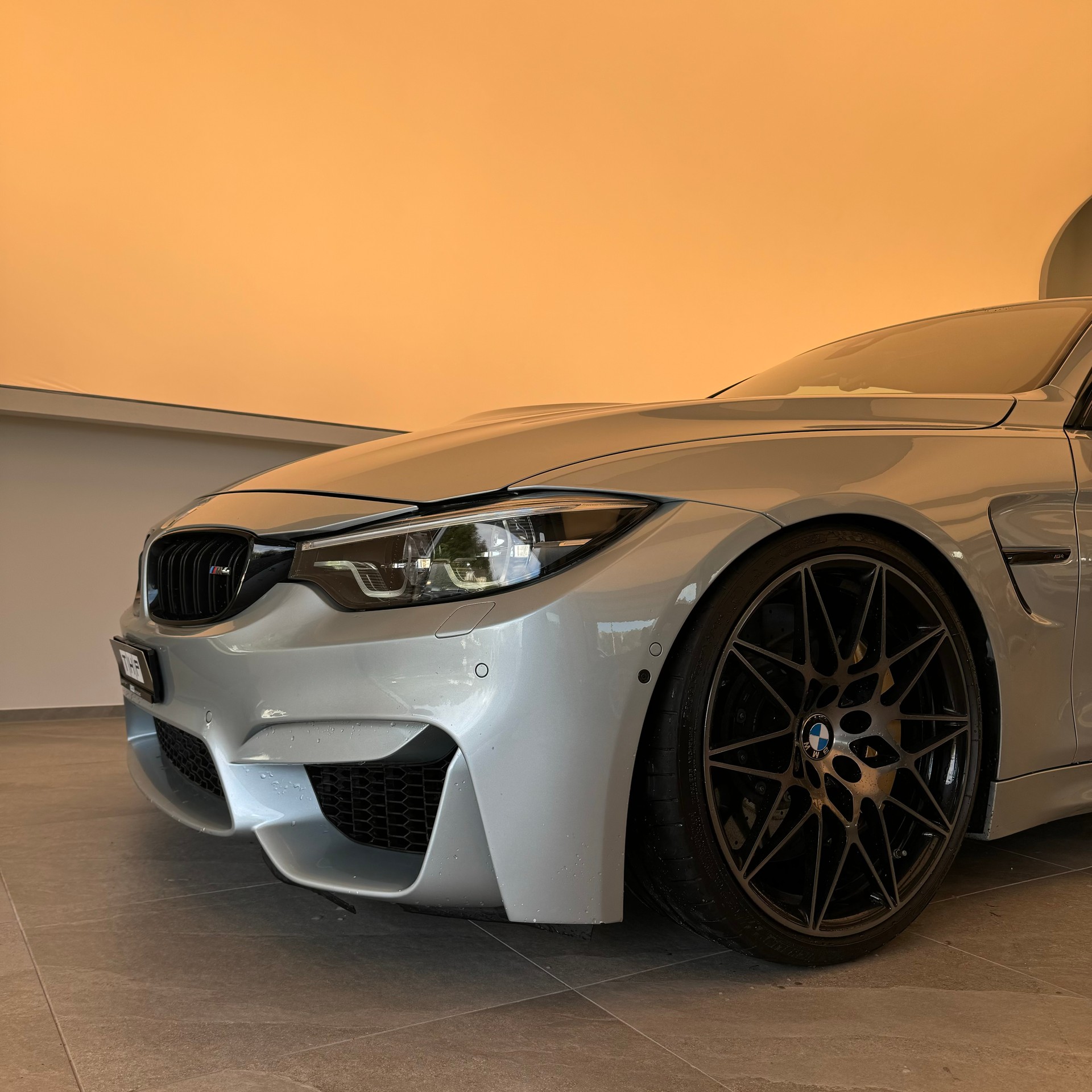 BMW M4 Cabriolet DKG-showroom-element-2