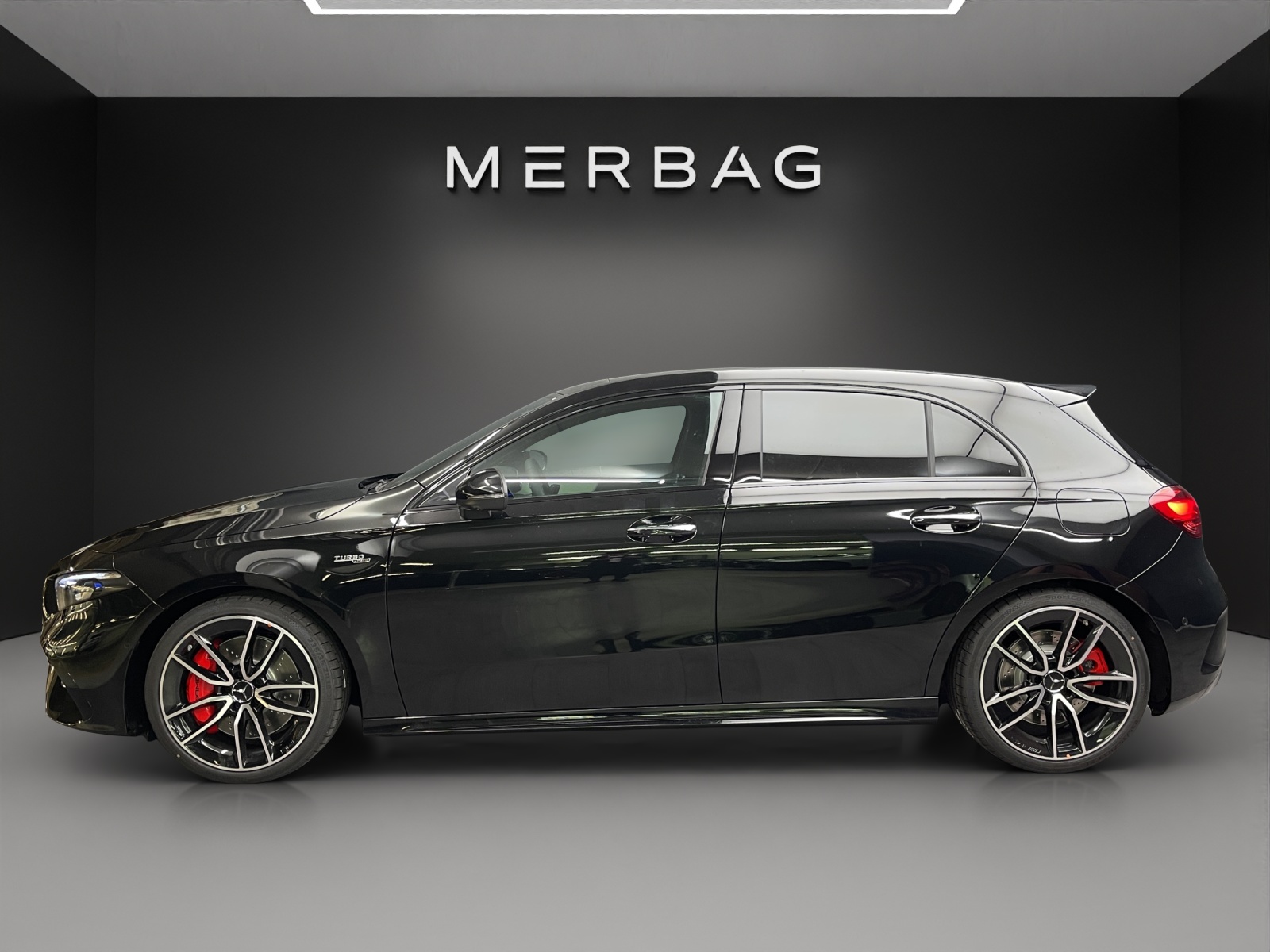 MERCEDES-BENZ A 35 AMG-image-2
