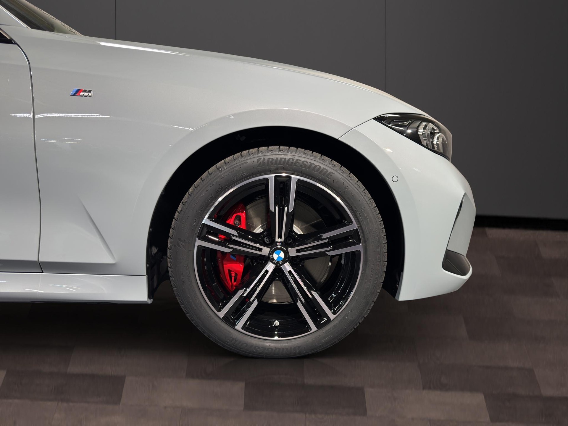 BMW 320d xDrive Touring M Sport-image-14