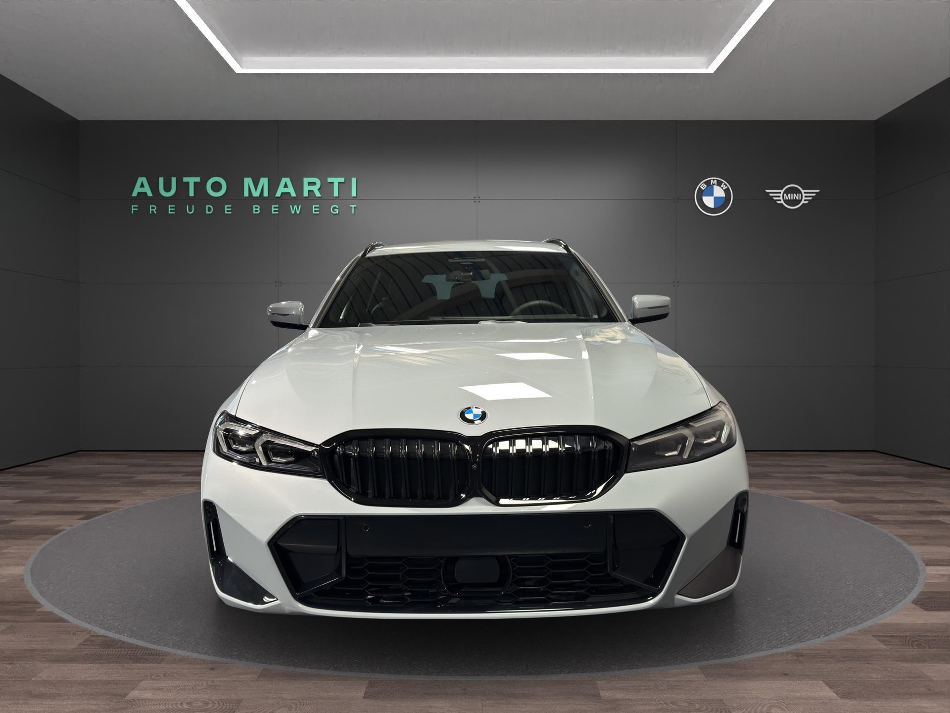 BMW 320d xDrive Touring M Sport-image-4