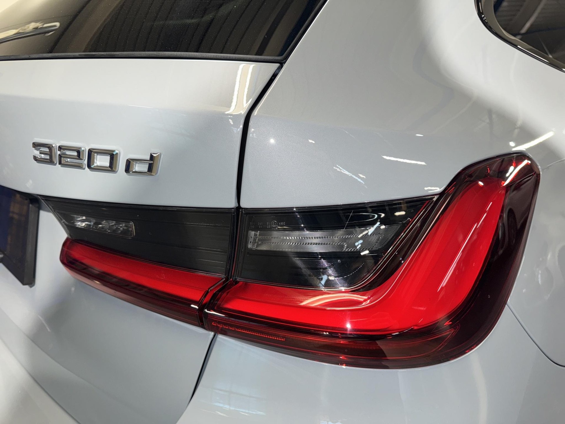 BMW 320d xDrive Touring M Sport-image-6