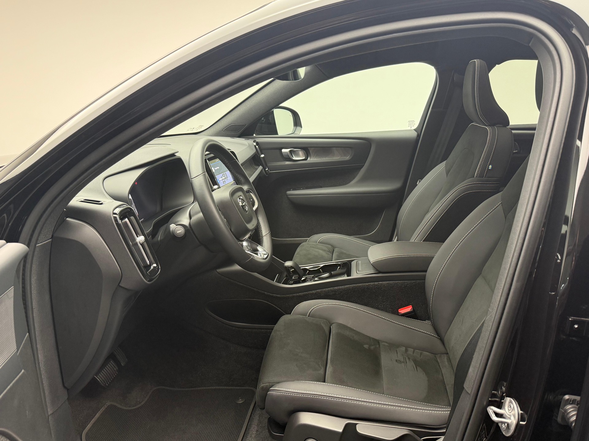 VOLVO C40 E80 Plus AWD-image-8