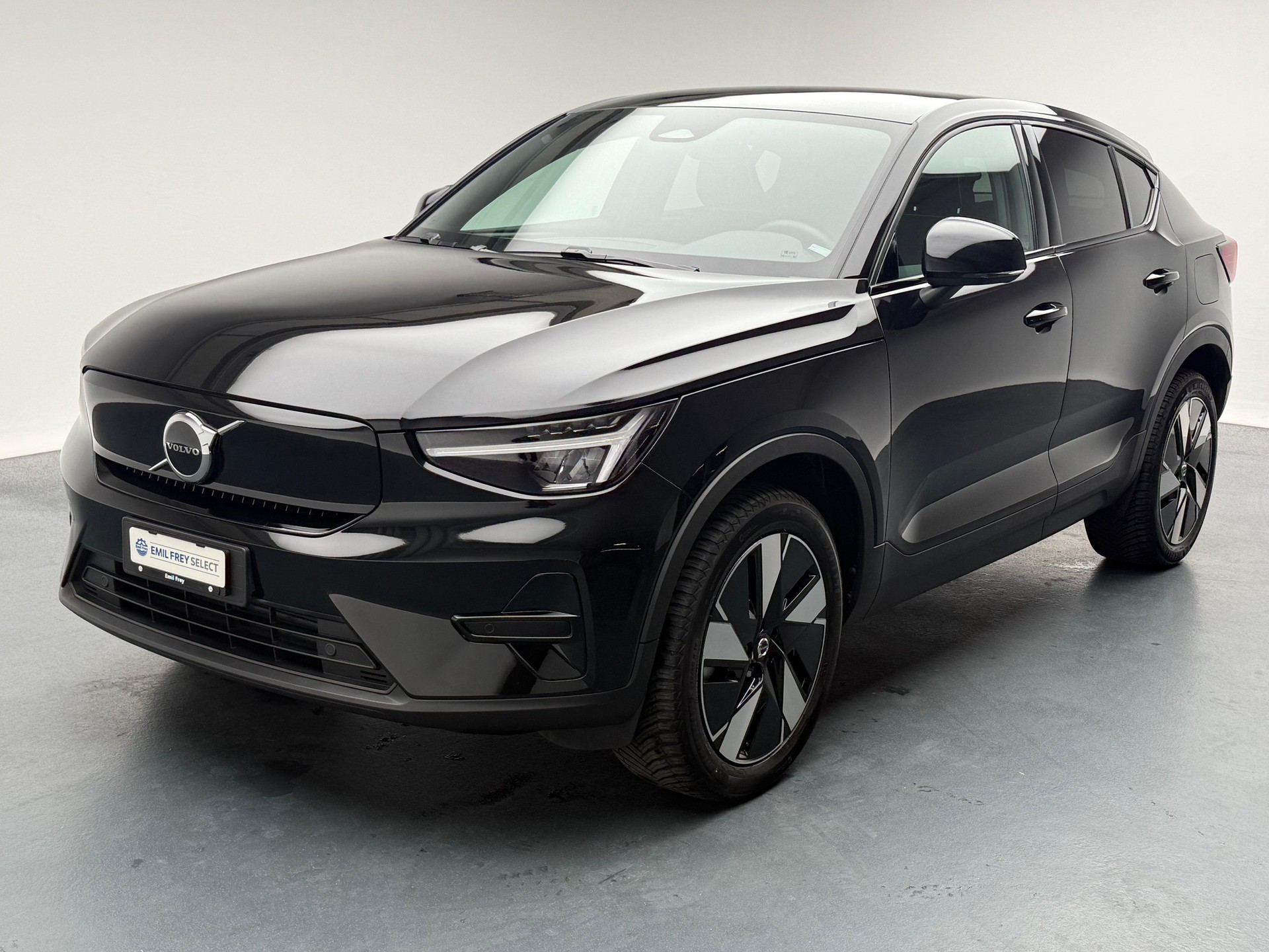 VOLVO C40 E80 Plus AWD-showroom-element-1