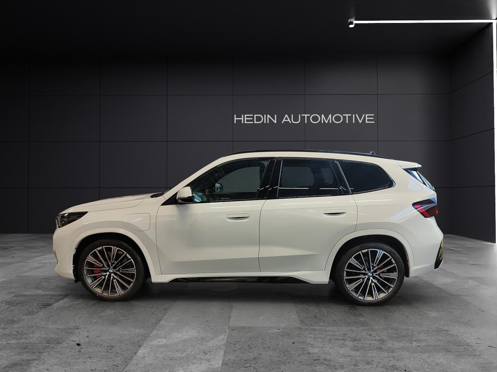 BMW X1 30e xDrive paddles-showroom-element-3