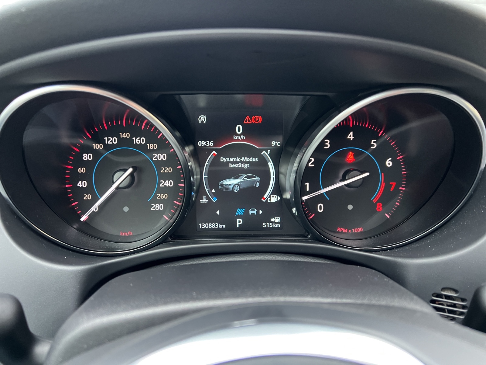 JAGUAR XE 30t 2.0 300 Sport AWD Automatic-image-10