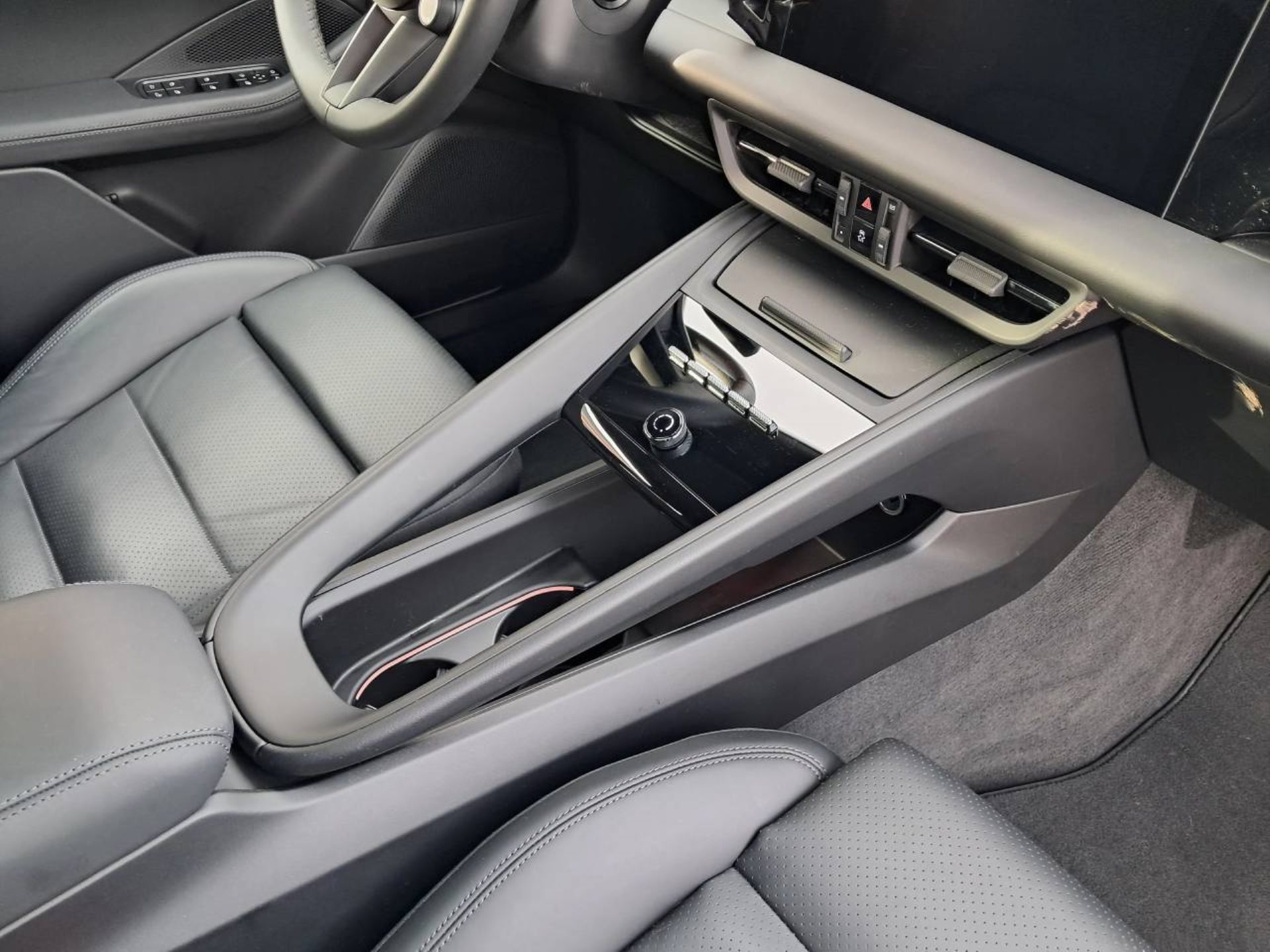 PORSCHE Macan 4-image-19