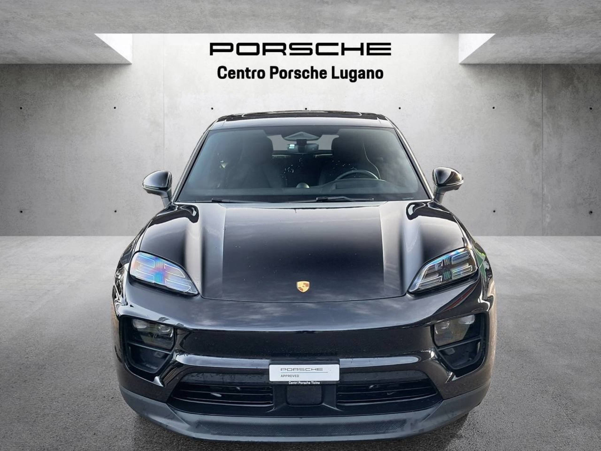 PORSCHE Macan 4-image-9