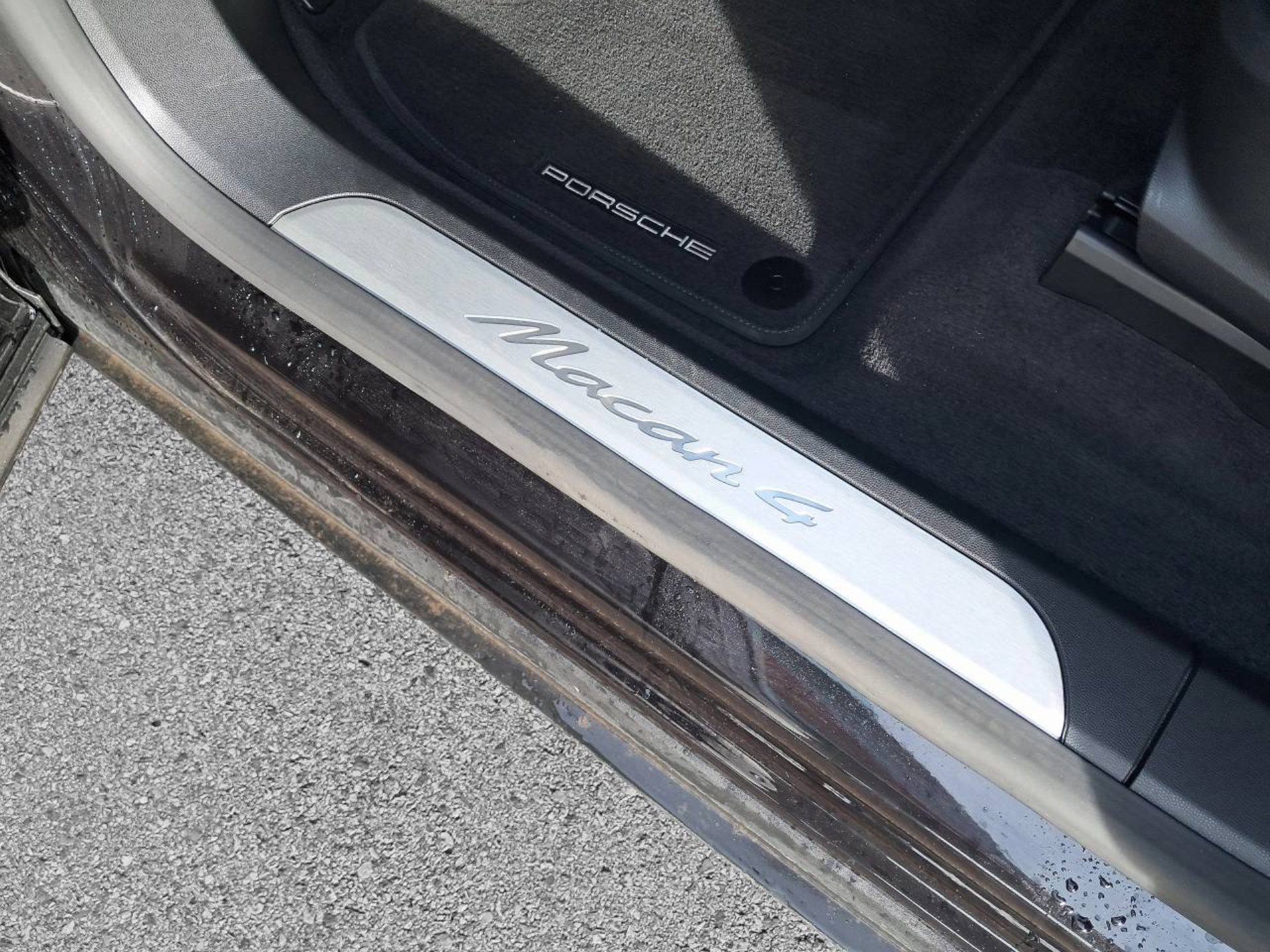PORSCHE Macan 4-image-25