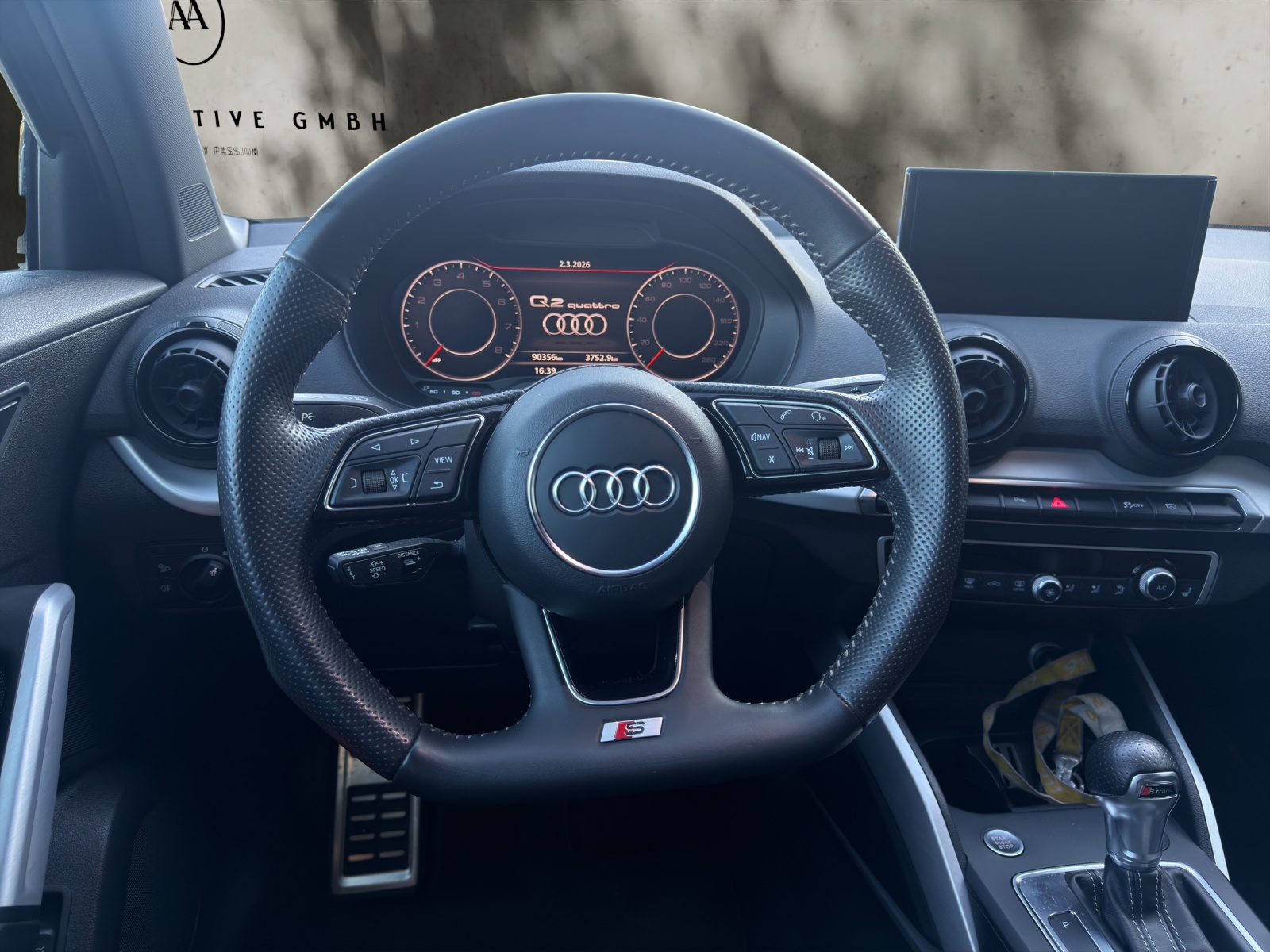 AUDI Q2 2.0 TFSI sport quattro S-tronic-image-9