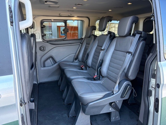 FORD Tourneo Custom 320 L1H1 Titanium A-image-6