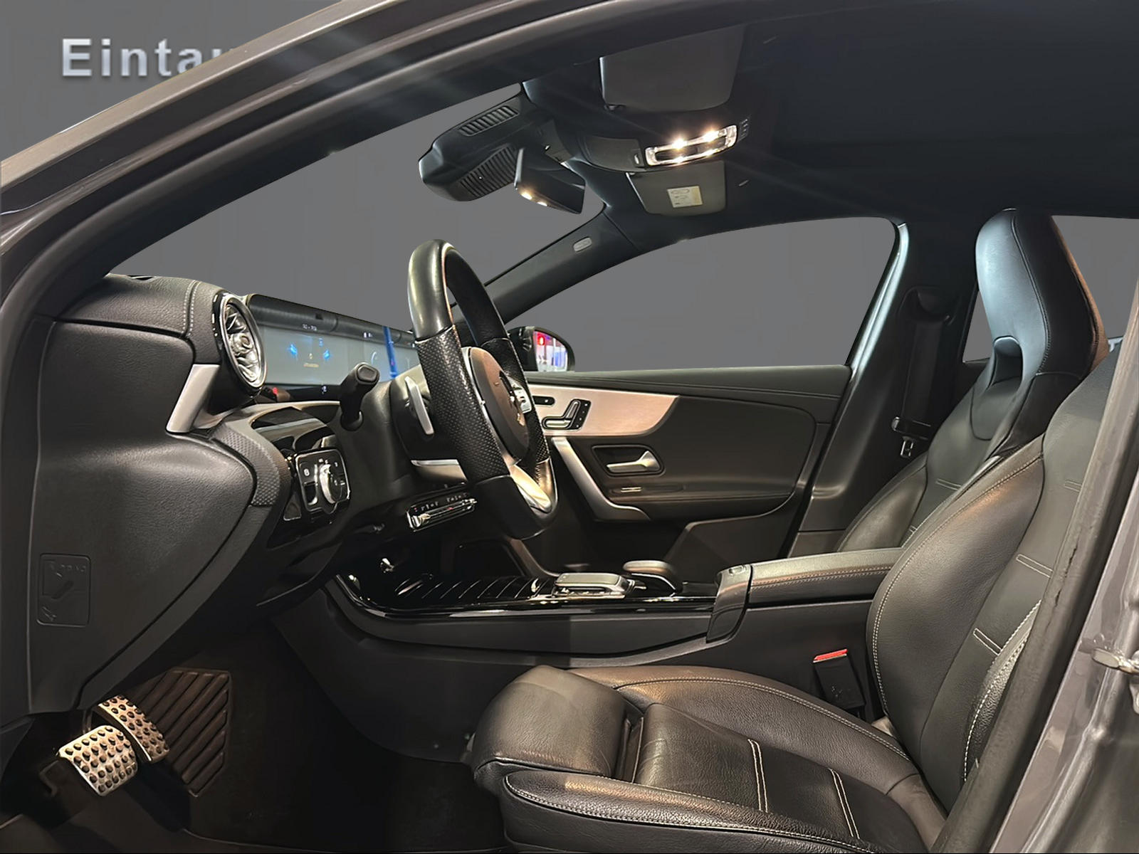 MERCEDES-BENZ A 200 AMG Line 7G-DCT-image-9