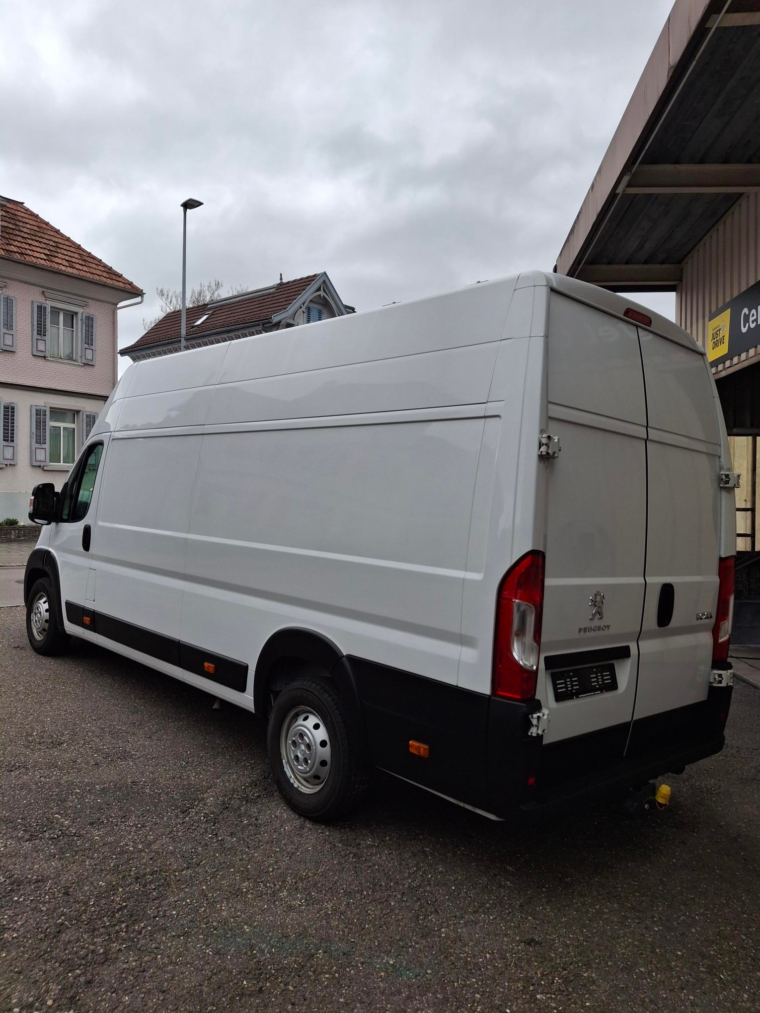 PEUGEOT L4H3-image-1