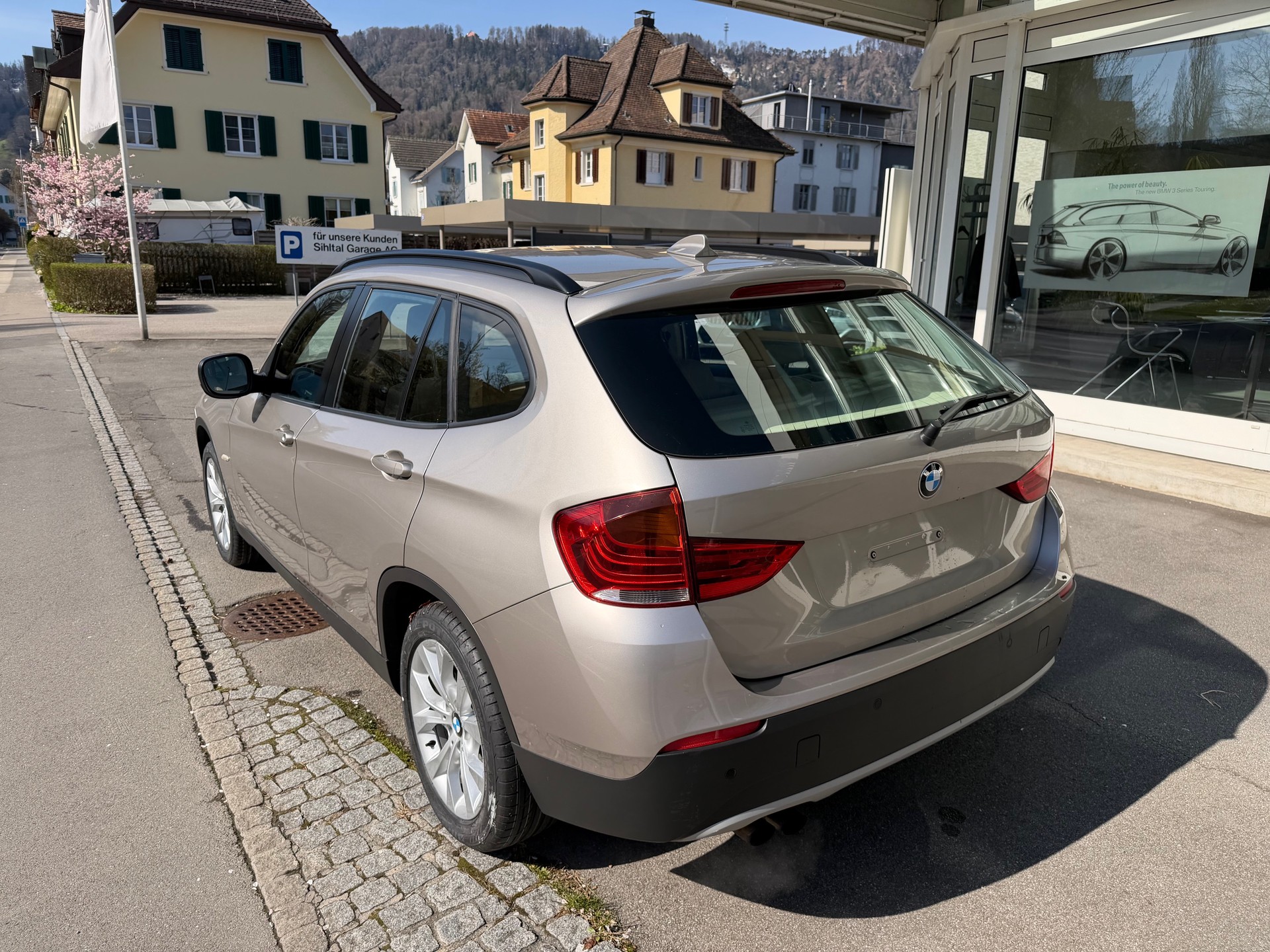 BMW X1 xDrive 20i Steptronic-showroom-element-3