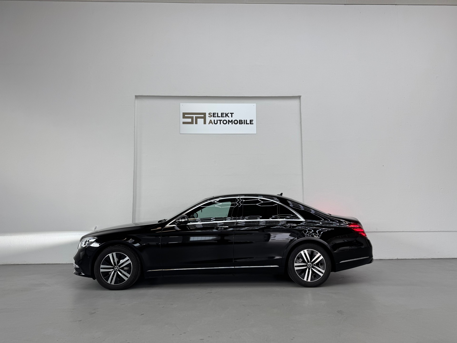 MERCEDES-BENZ S 350 d 4Matic 9G-Tronic-showroom-element-3