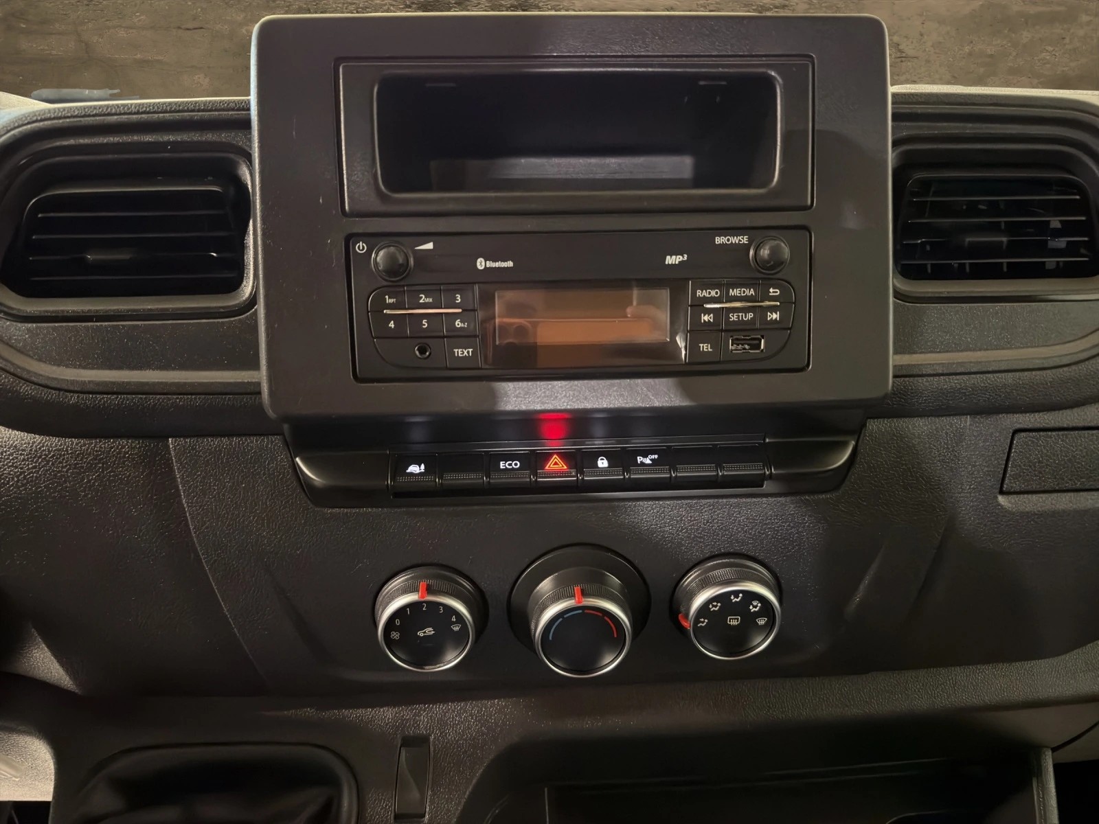 RENAULT RENAULT Master T35 2.3dCi 135 L3H3-image-9