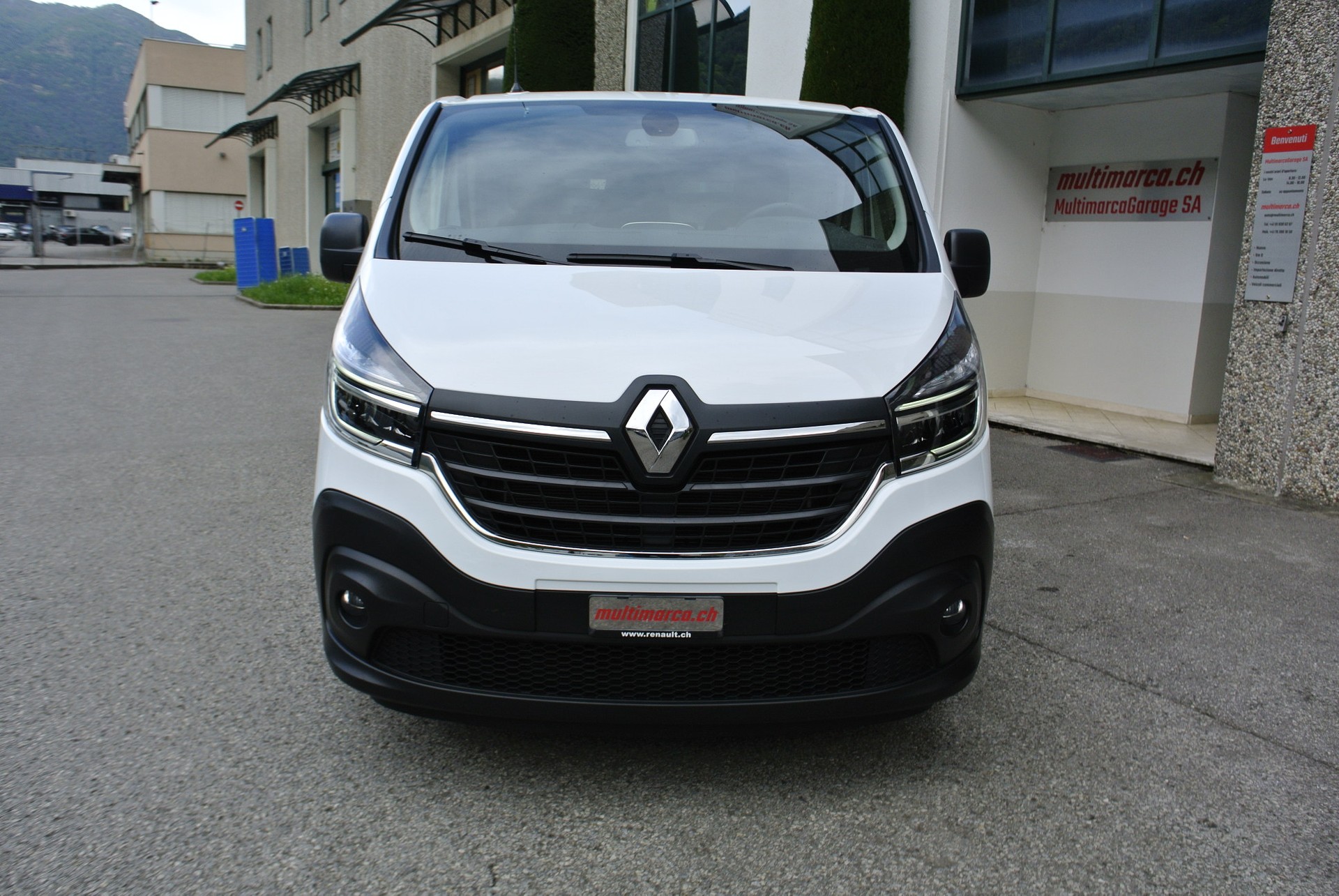 RENAULT Trafic 2.0 Energy dCi 120 3.0t Business L1H1-showroom-element-1
