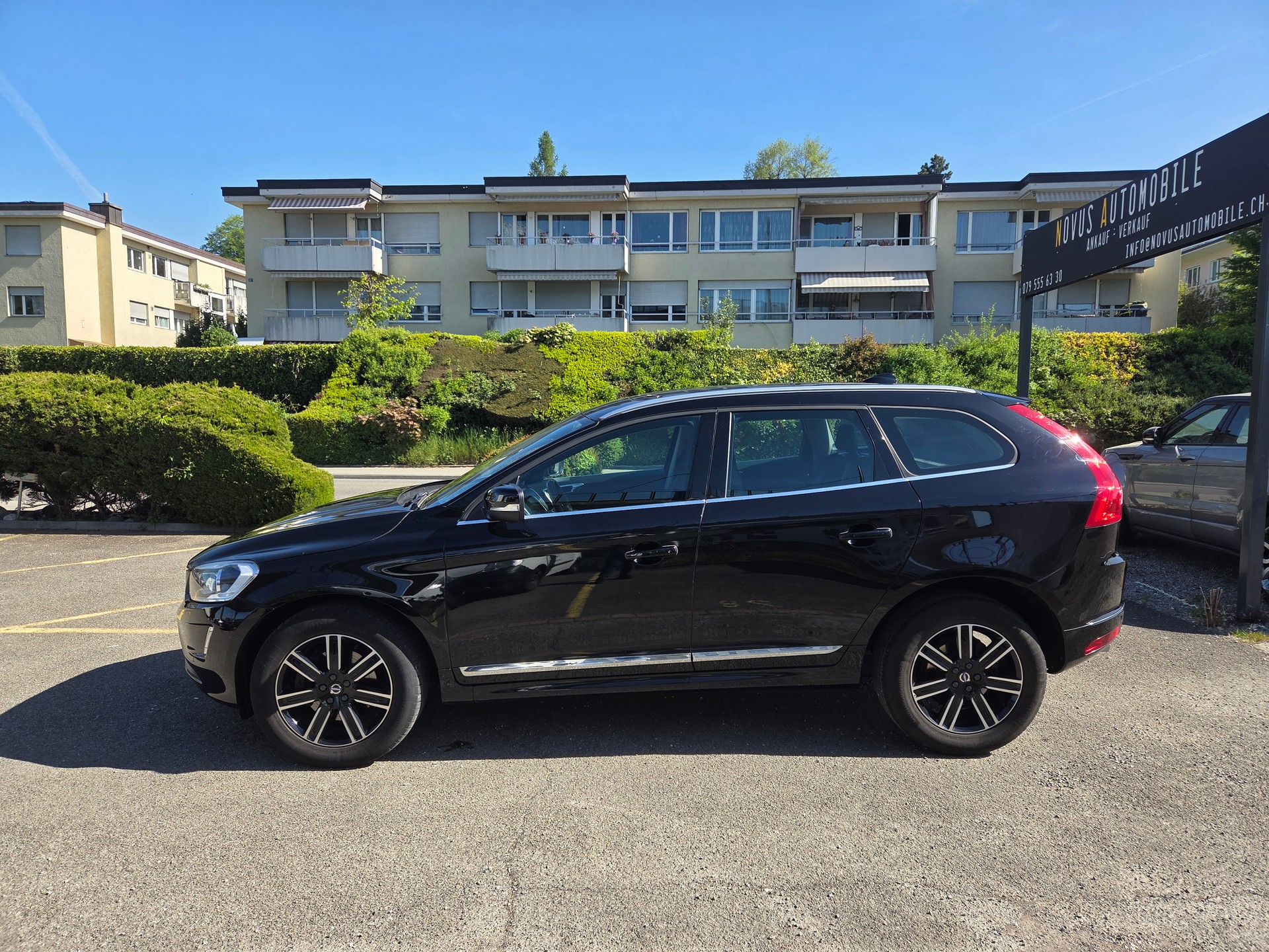 VOLVO XC60 D4 Executive Geartronic-showroom-element-1