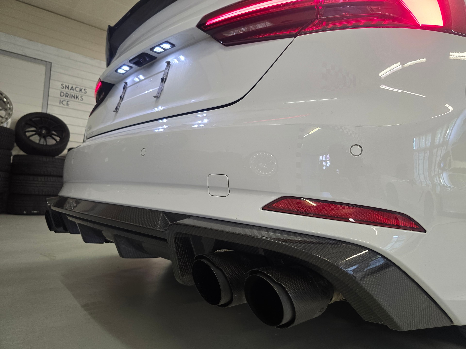 AUDI S5 Coupé 3.0 TFSI quattro * Carbon * Miltek *-image-4