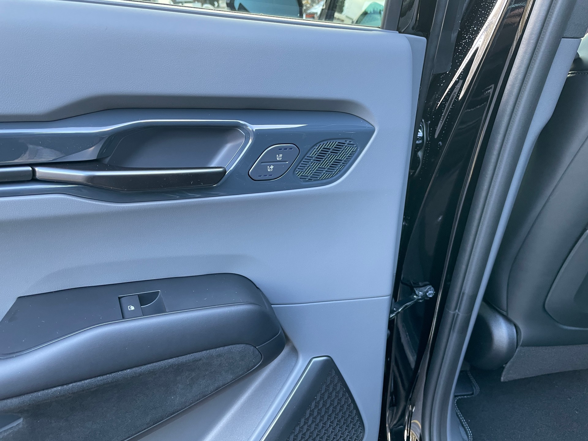 KIA EV9 99,8 kWh GT 4x4 mit Panoramadach, 7-Sitzer-image-15