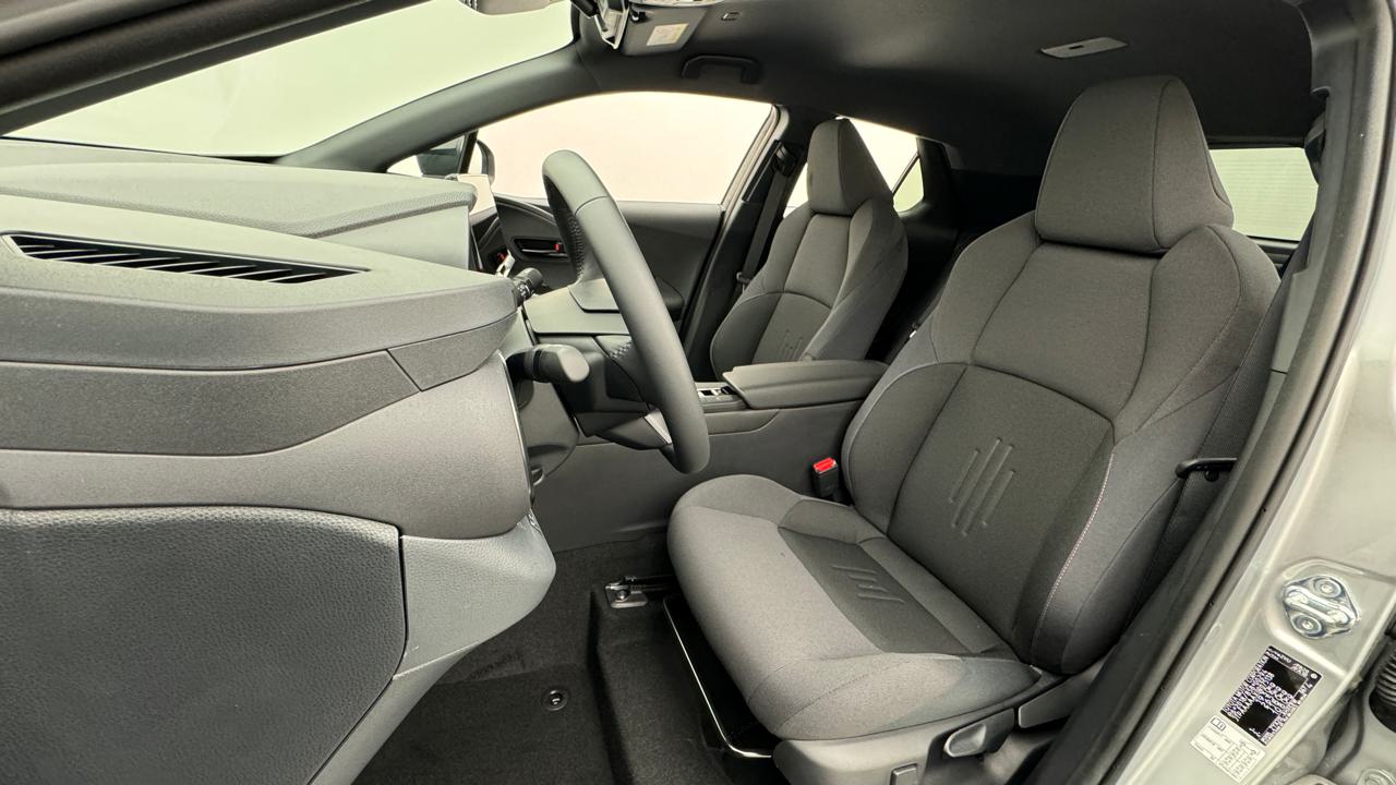 TOYOTA C-HR 1.8 HSD CVT Sport-image-4