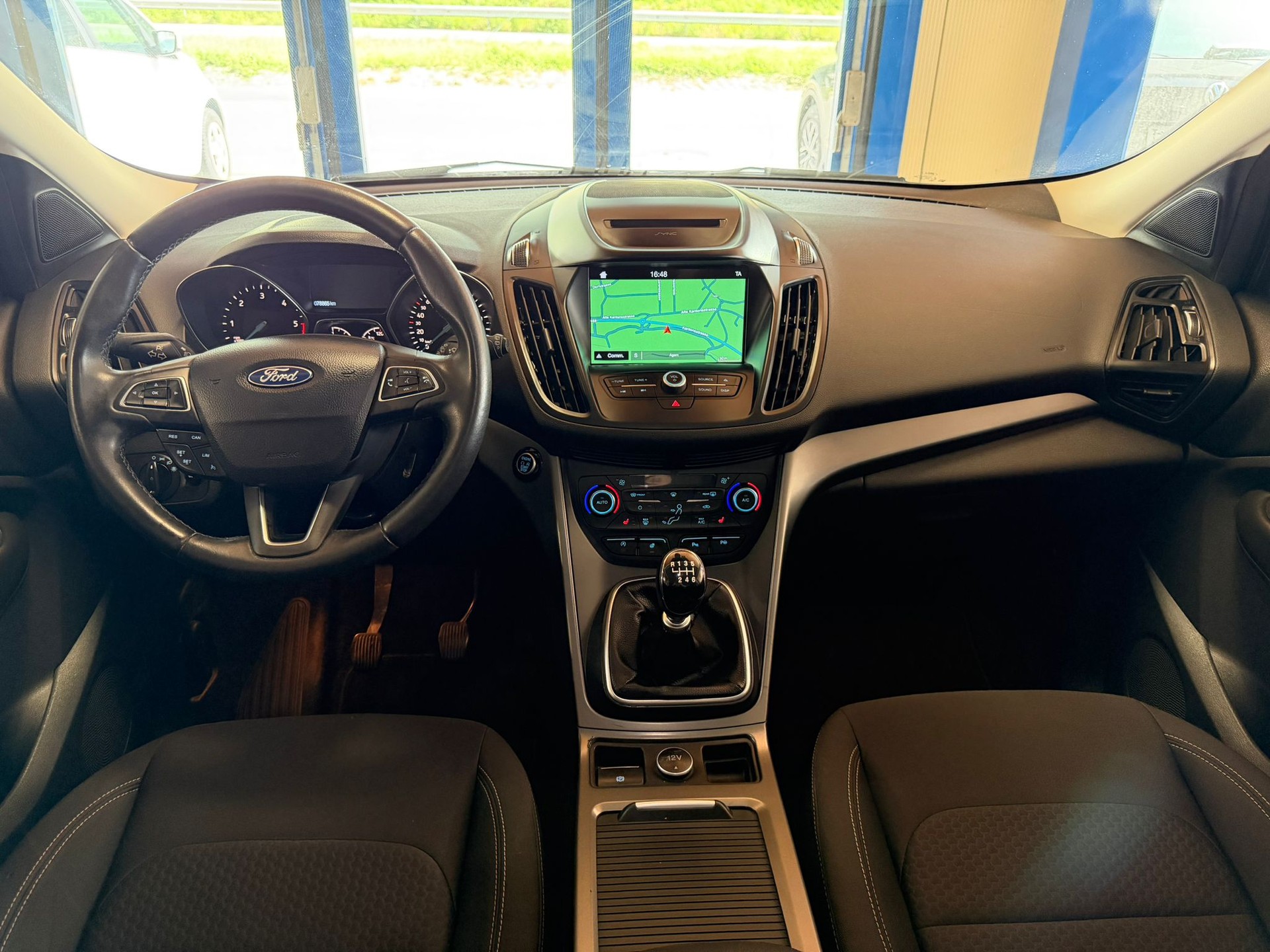 FORD Kuga 2.0 TDCi Trend+ 4WD-image-16