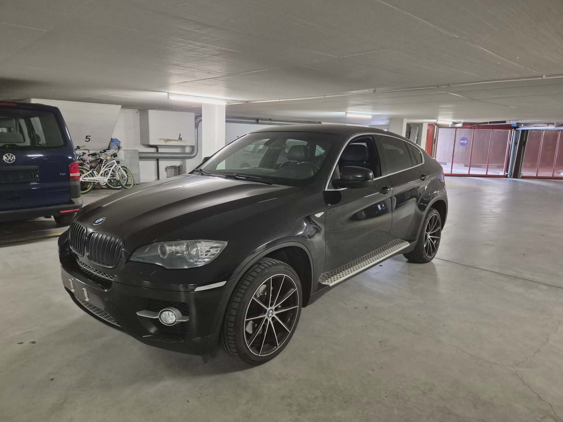 BMW X6 xDrive 35i Steptronic-showroom-element-1