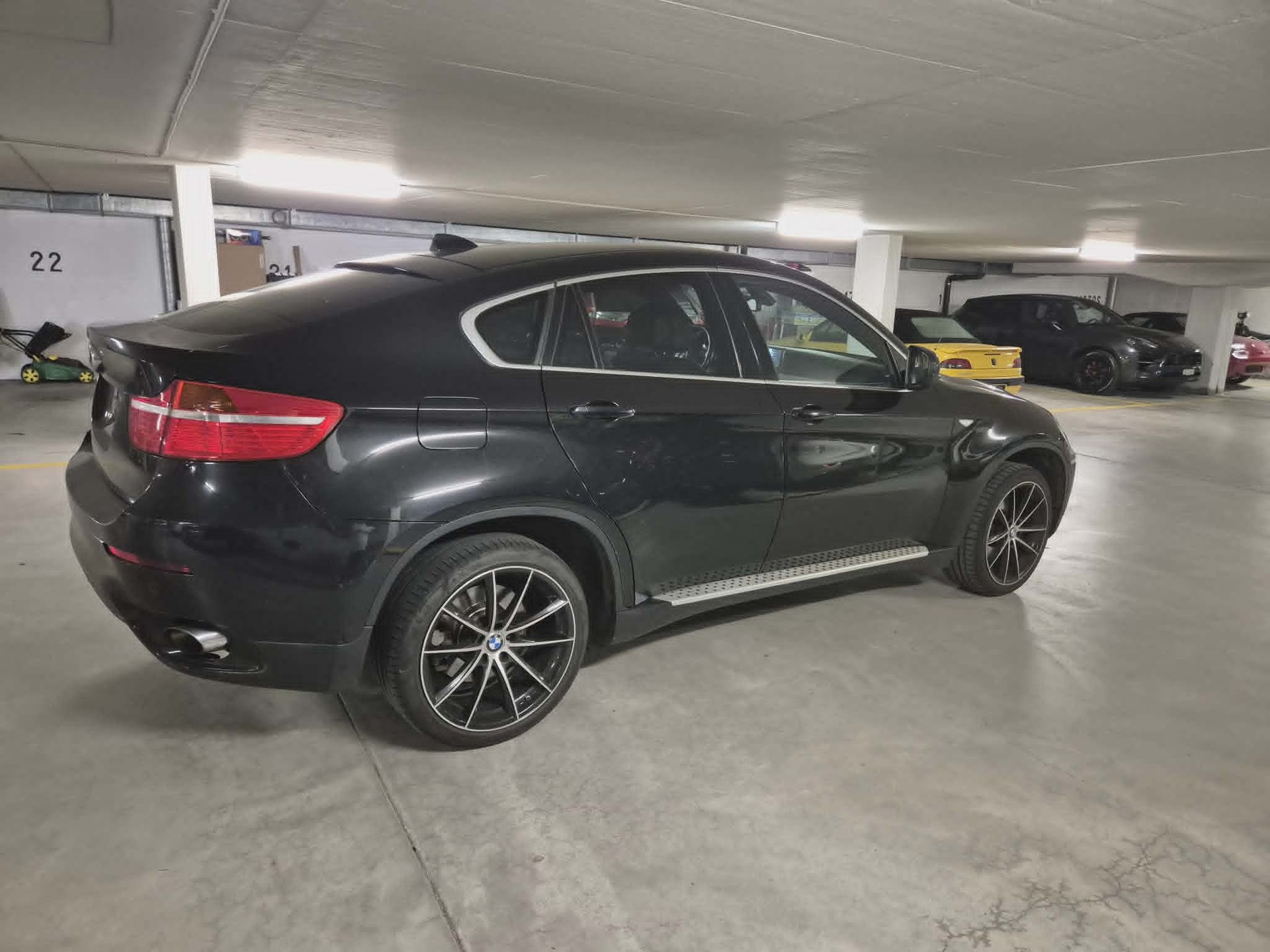 BMW X6 xDrive 35i Steptronic-showroom-element-3