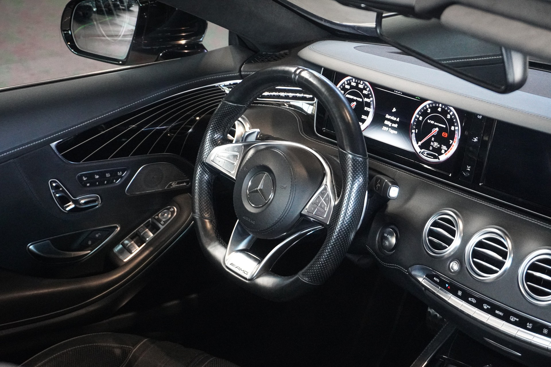 MERCEDES-BENZ S 63 AMG Cabriolet 4Matic Speedshift MCT-image-9