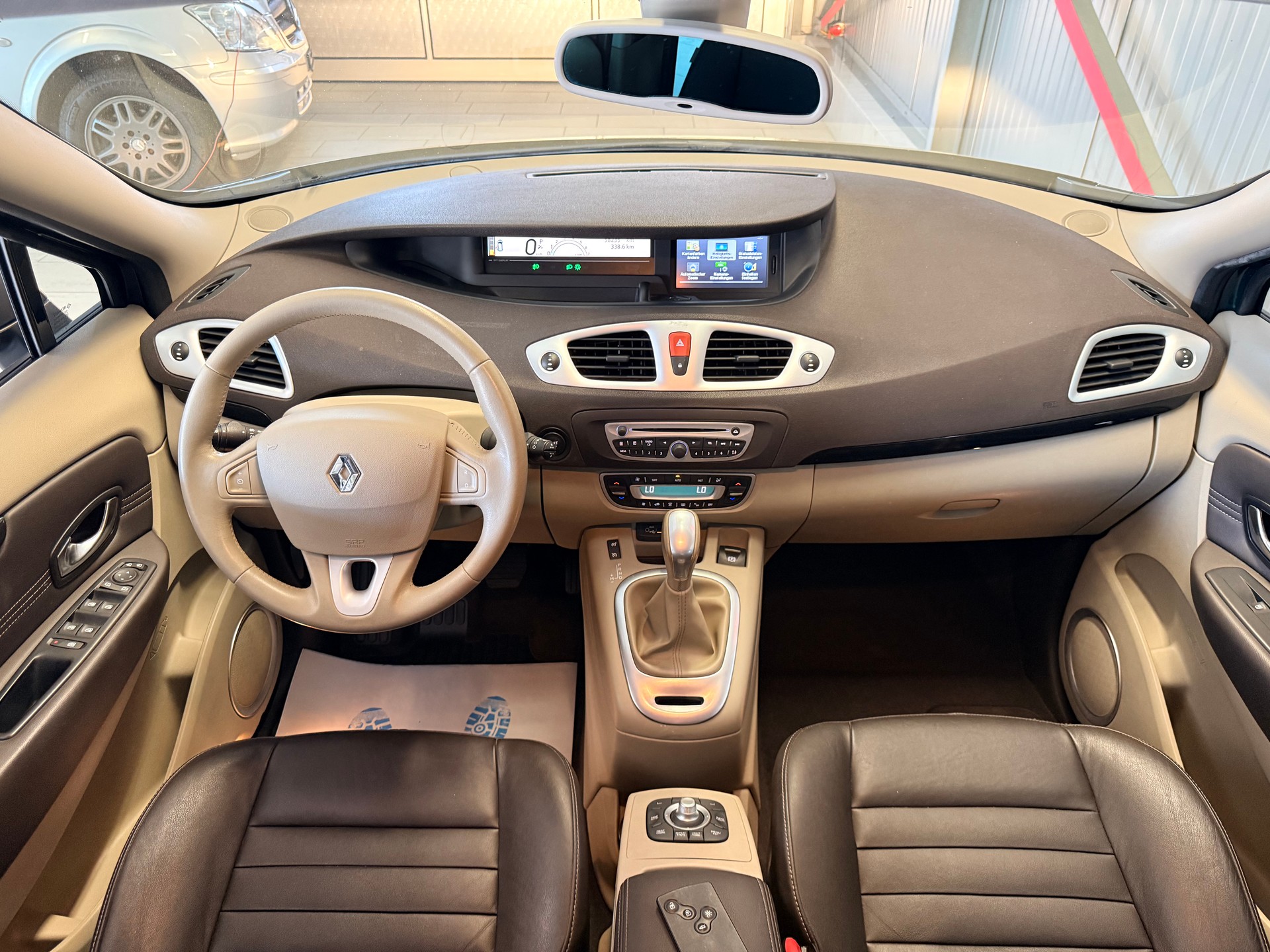 RENAULT Scénic 2.0 16V Privilège X-Tronic CVT-image-1