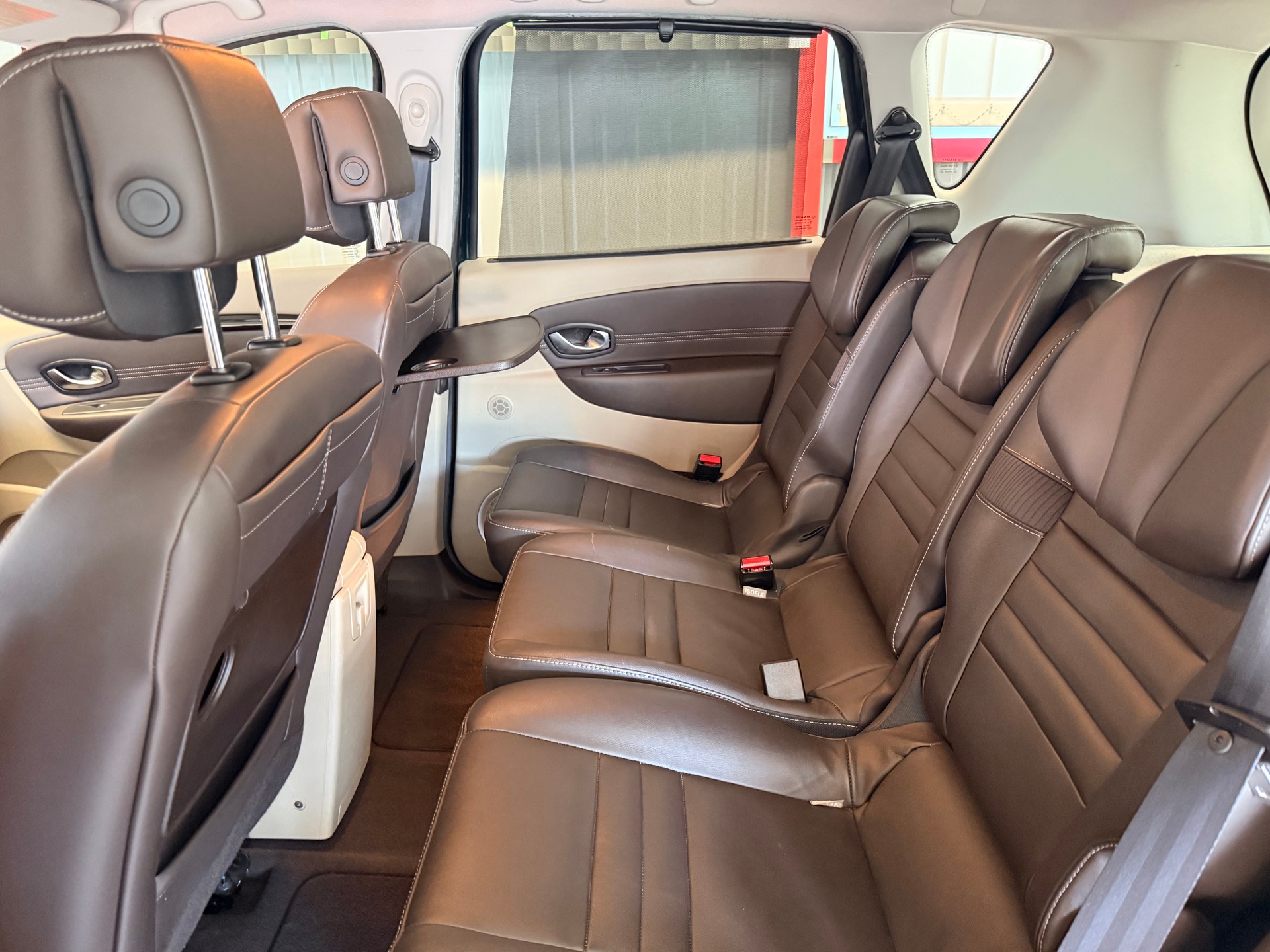 RENAULT Scénic 2.0 16V Privilège X-Tronic CVT-image-14