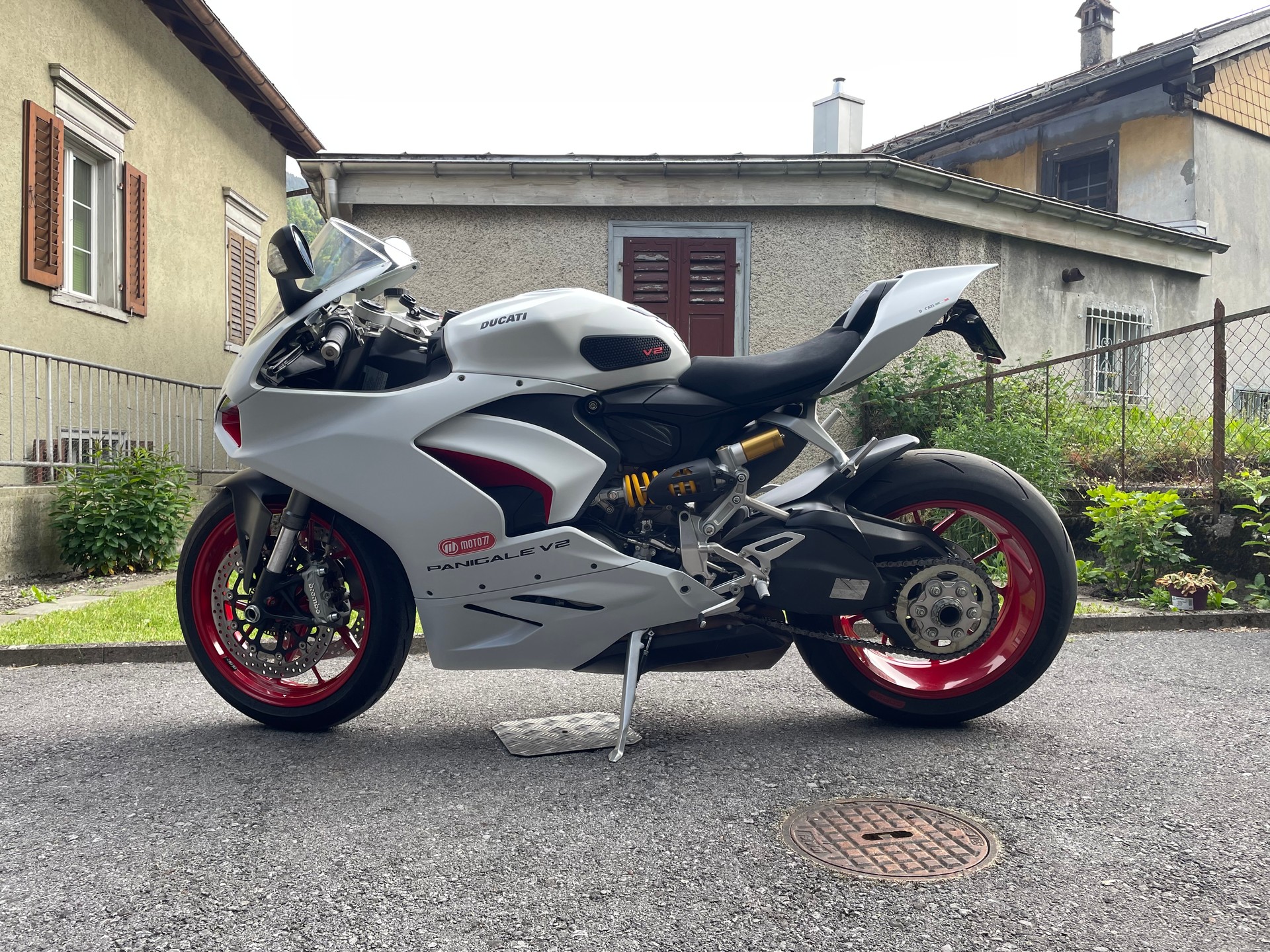 DUCATI Panigale V2-image-1