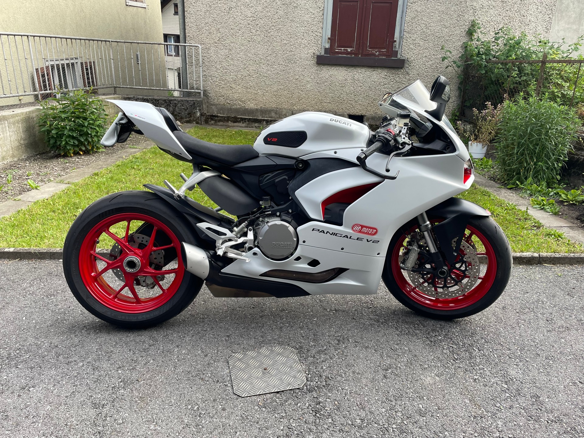 DUCATI Panigale V2-image-0