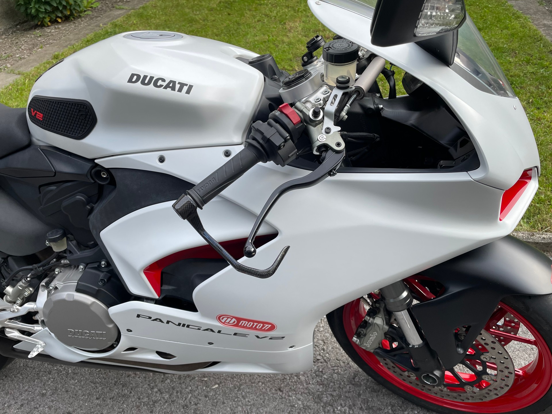 DUCATI Panigale V2-image-5