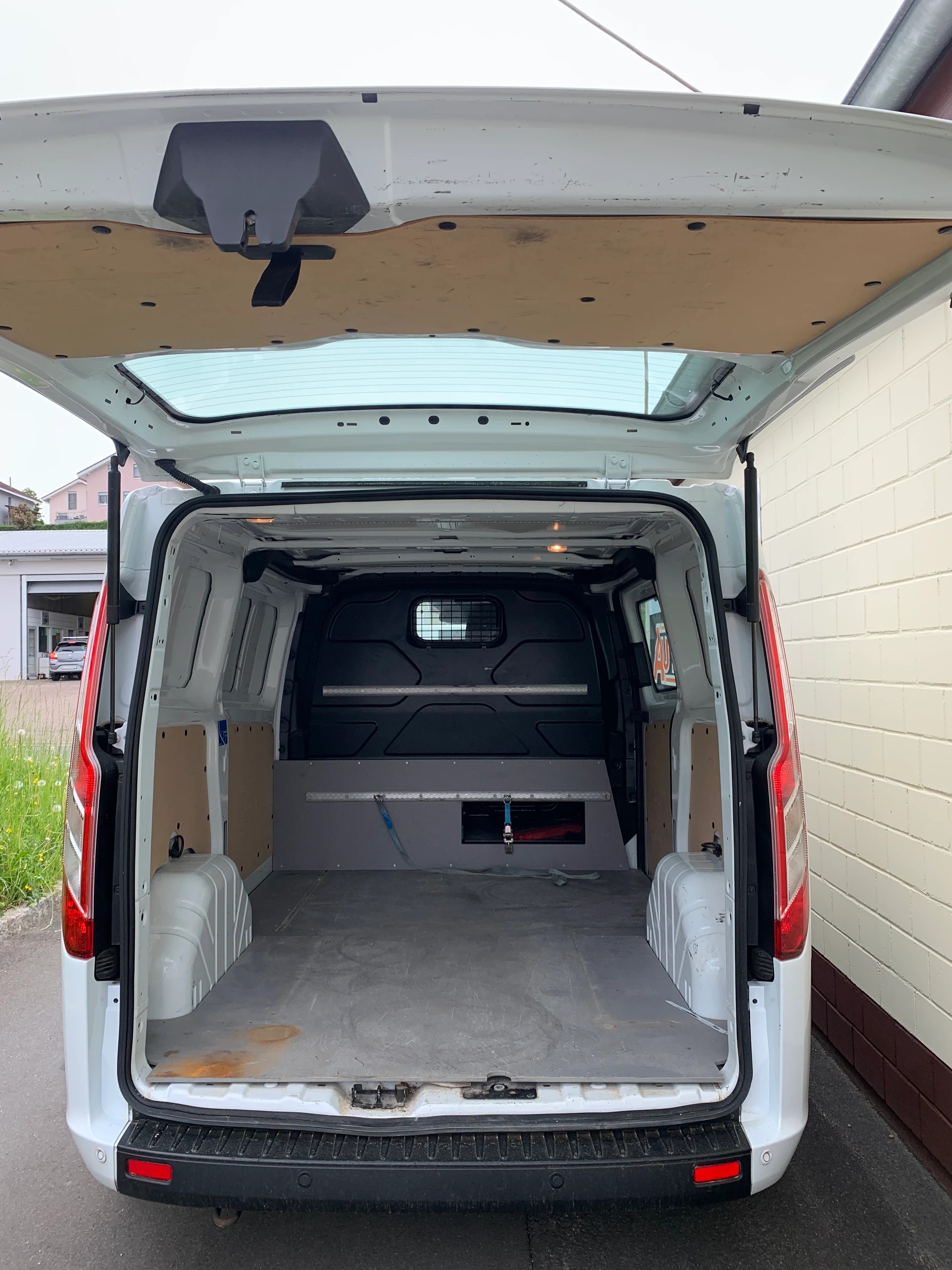FORD Transit Custom Van 320 L1H1 Trend-showroom-element-2