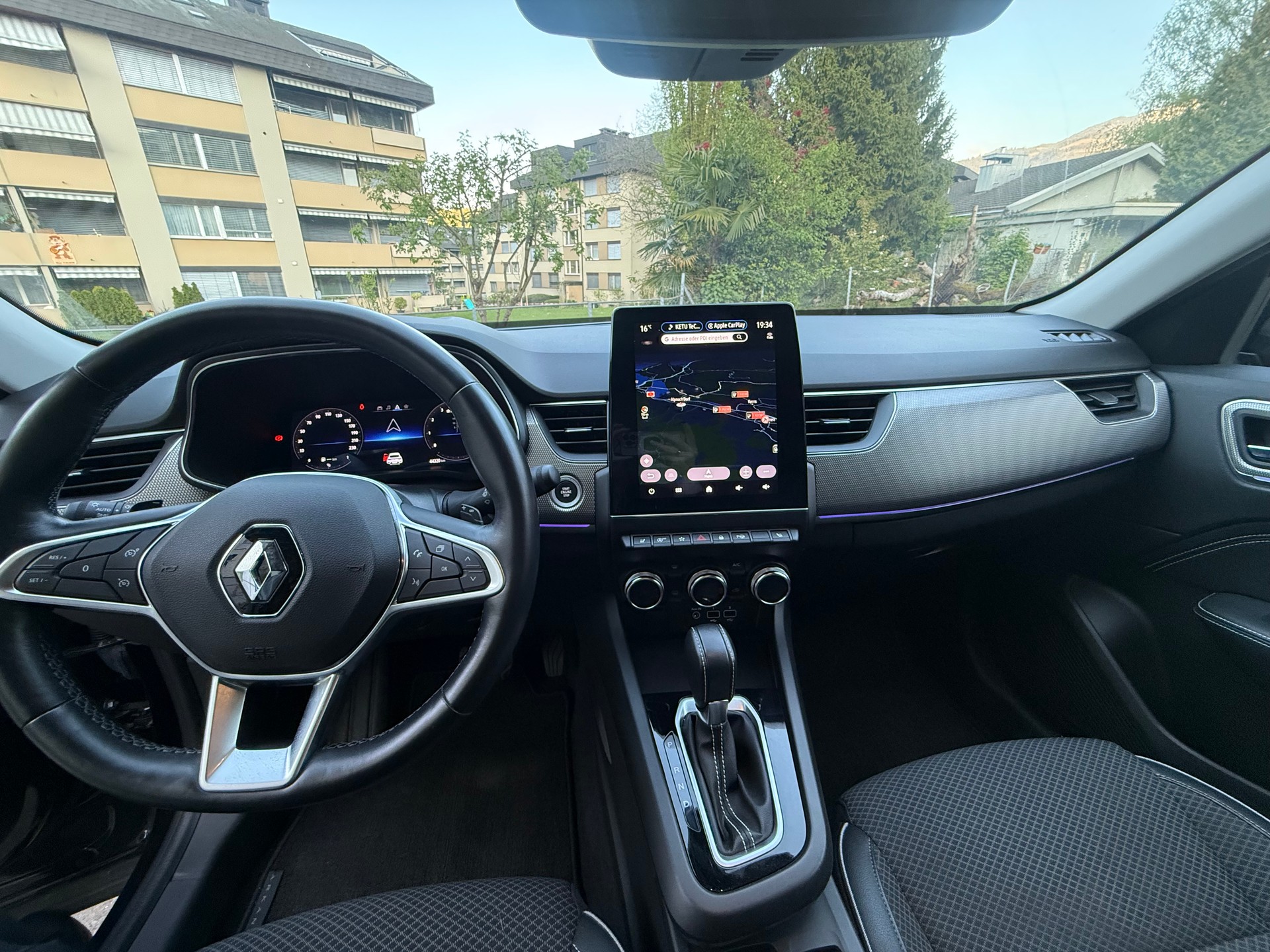 RENAULT 1.3 TCe Techno EDC-image-1