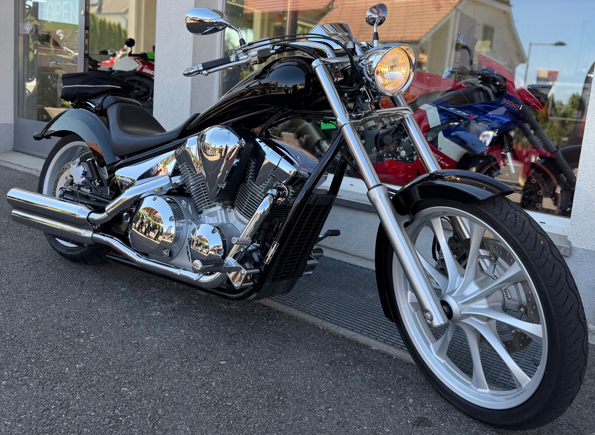 HONDA VT 1300 CX ABS-image-2