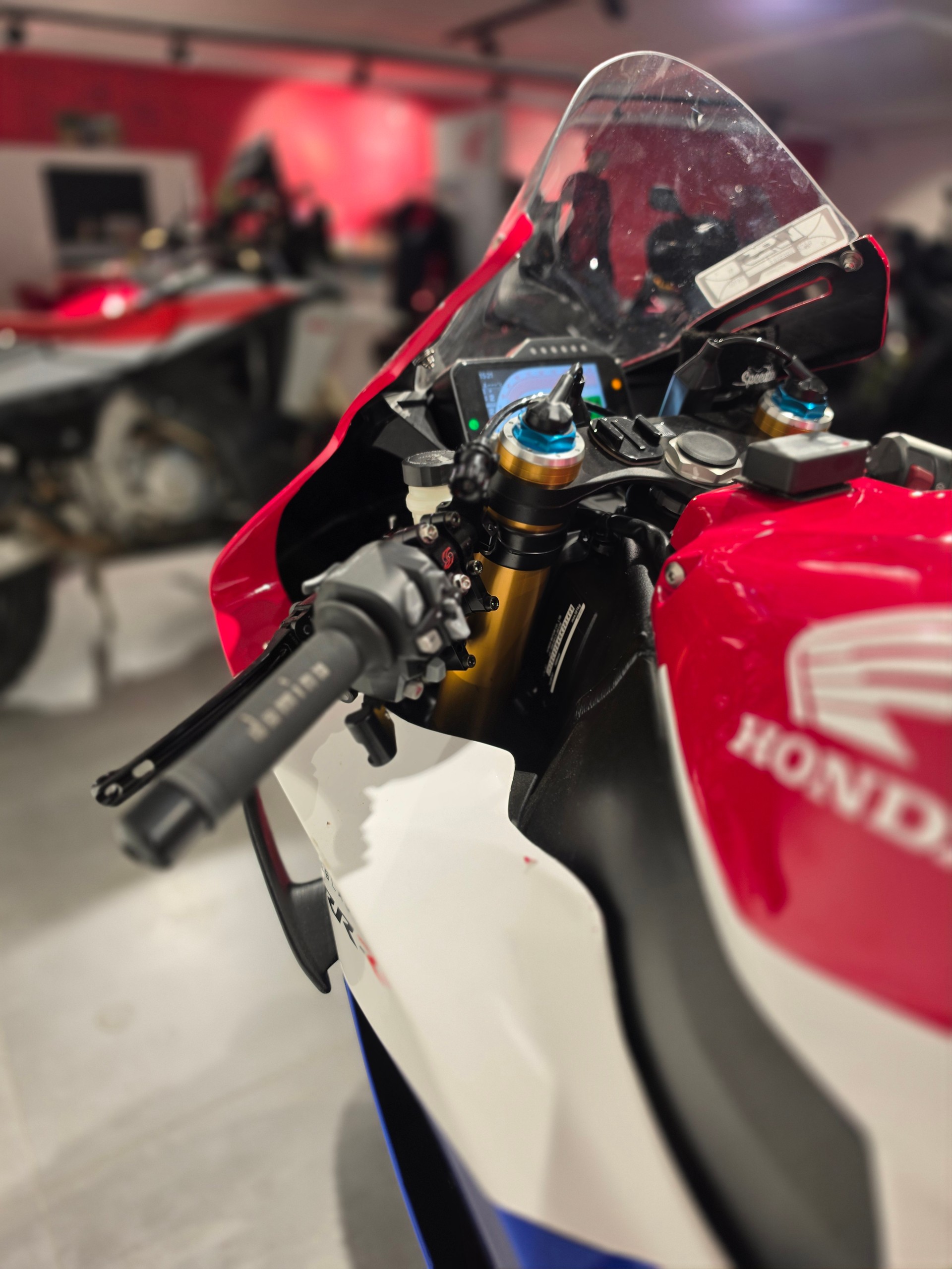 HONDA CBR 1000 RR-R Fireblade SP-image-10