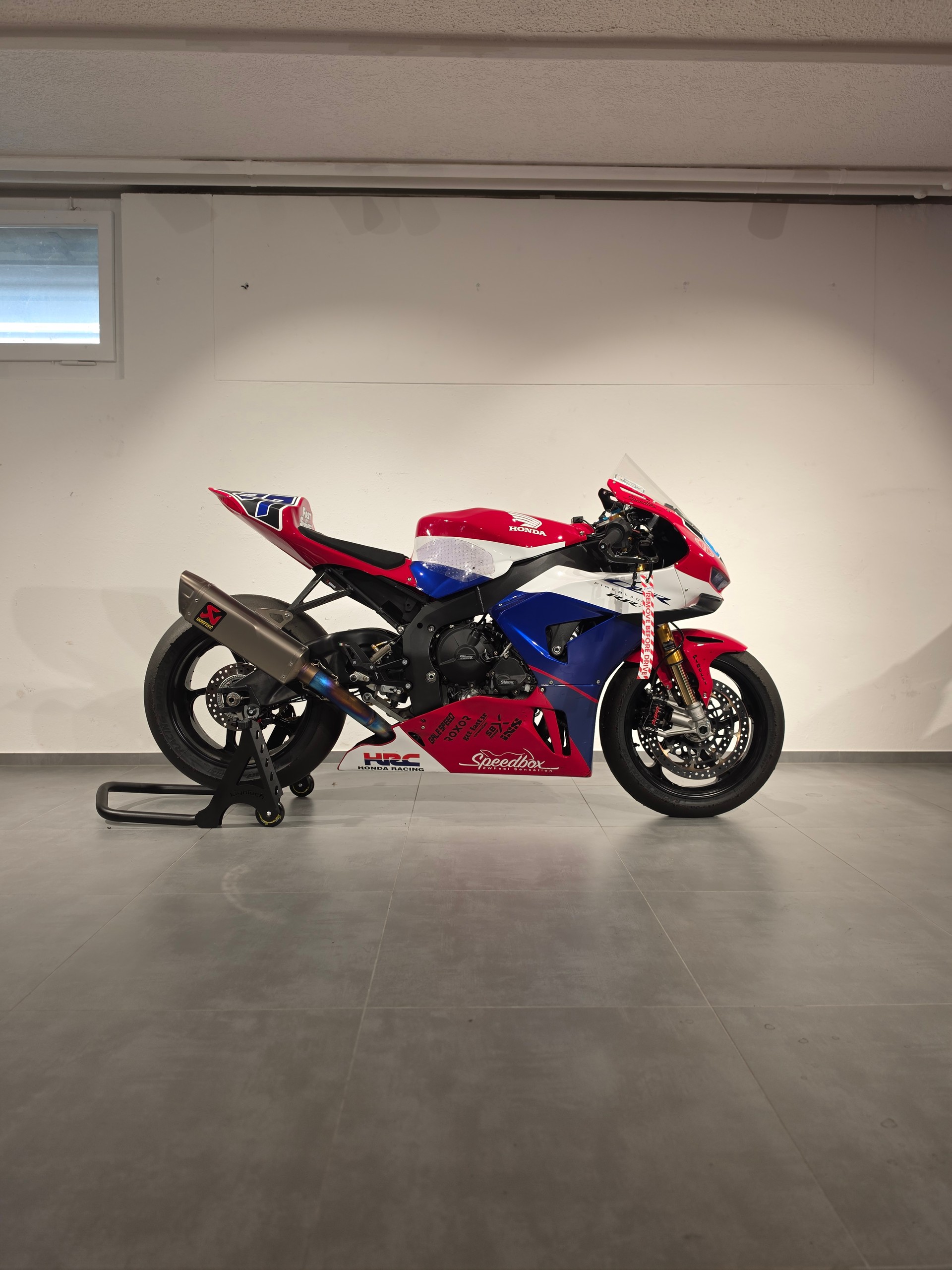 HONDA CBR 1000 RR-R Fireblade SP-showroom-element-1